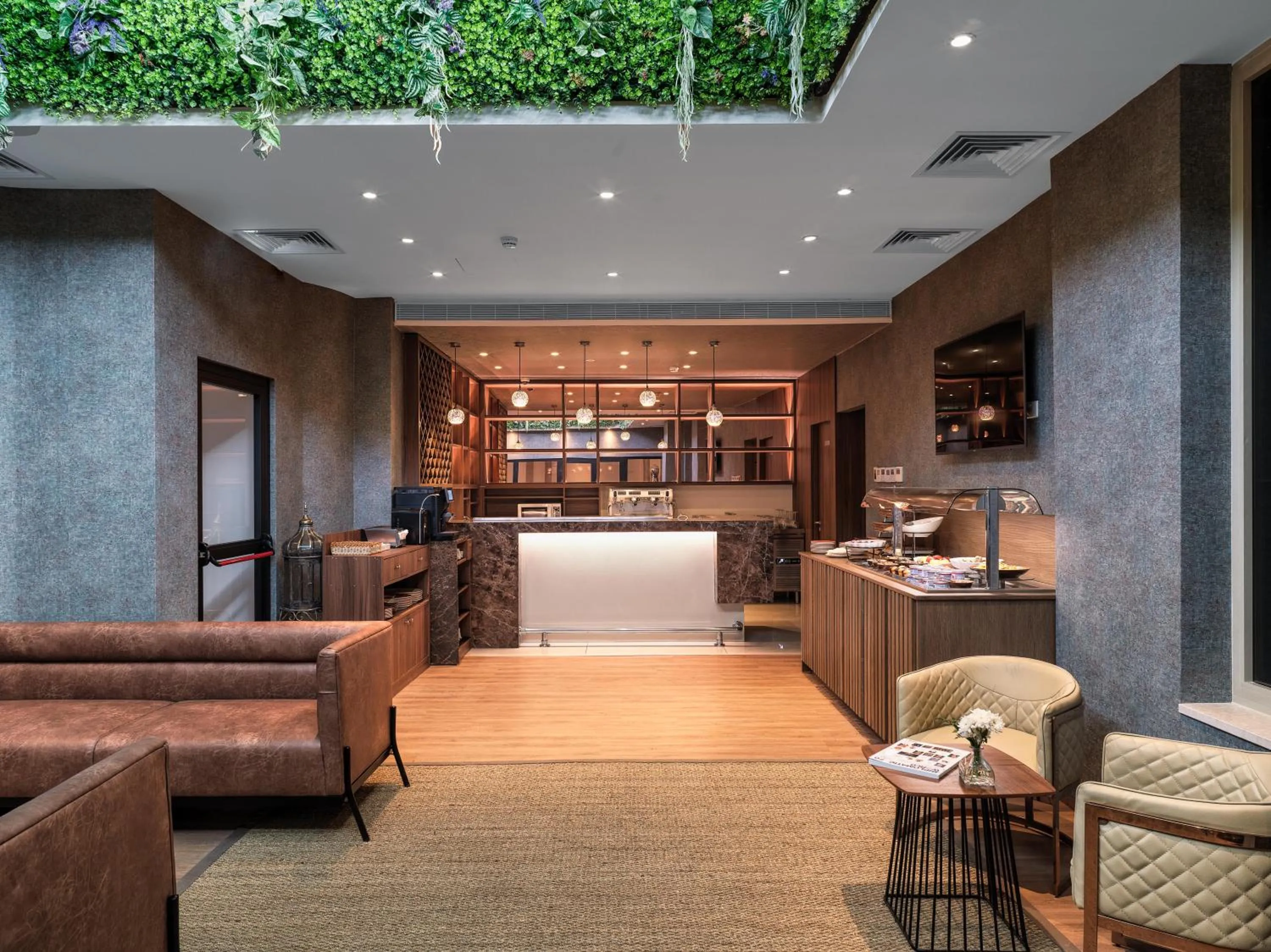 Restaurant/places to eat in Leonardo Boutique Hotel Larnaca