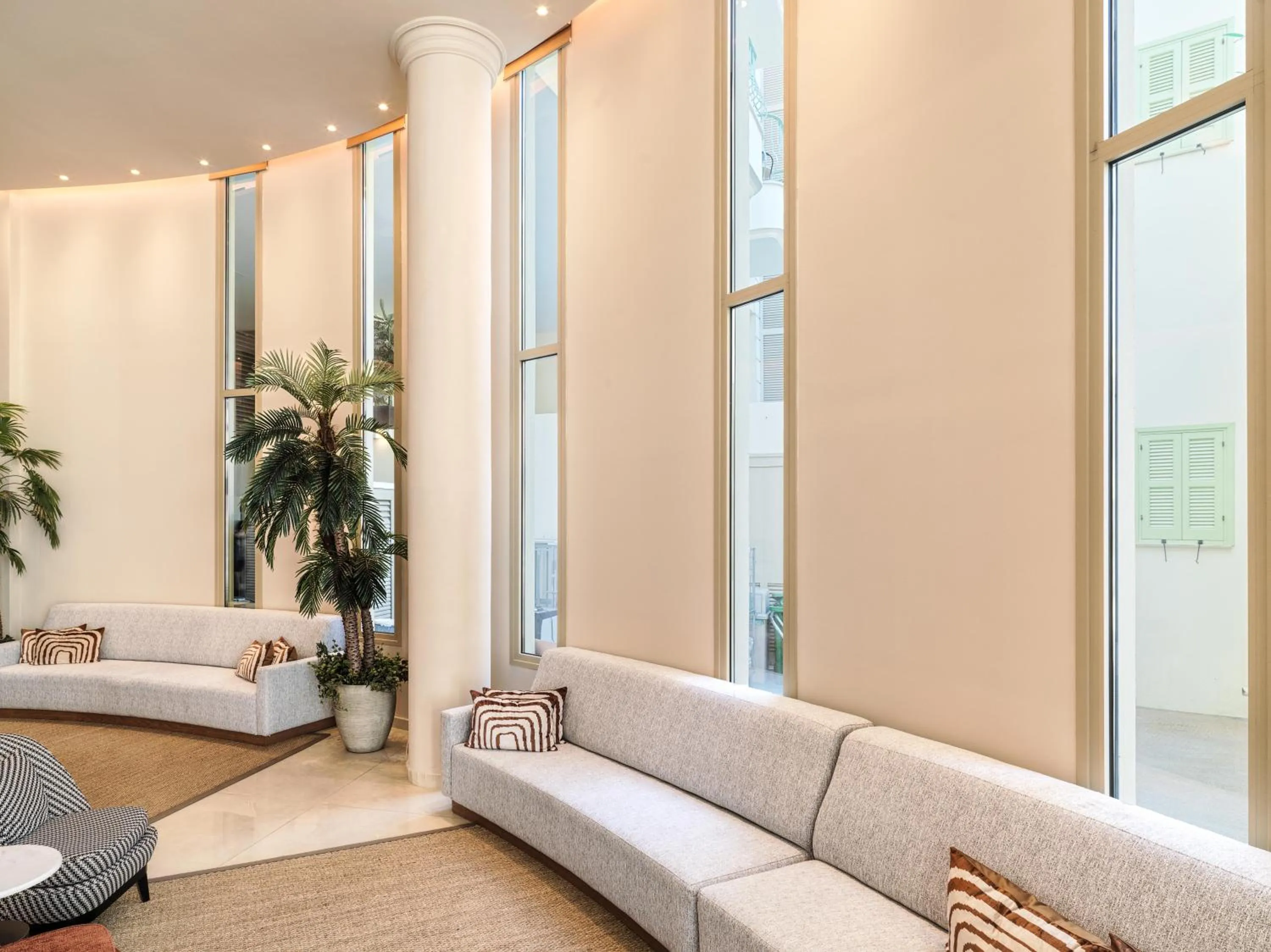 Lobby or reception in Leonardo Boutique Hotel Larnaca