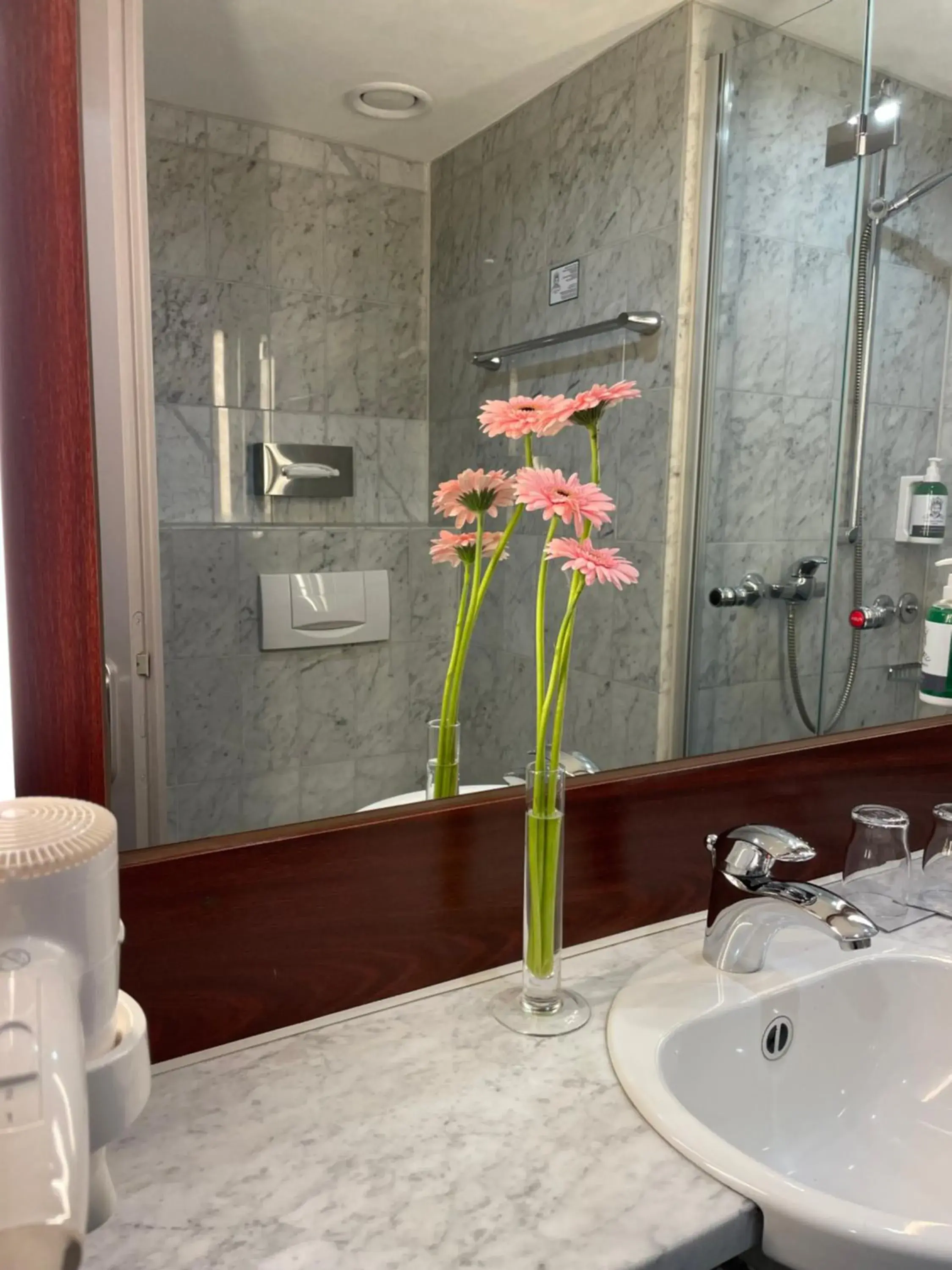 Business Single Room - single occupancy in Cityhotel Kaiser Karl Aachen Business Single Room - single occupancy in Cityhotel Kaiser Karl Aachen