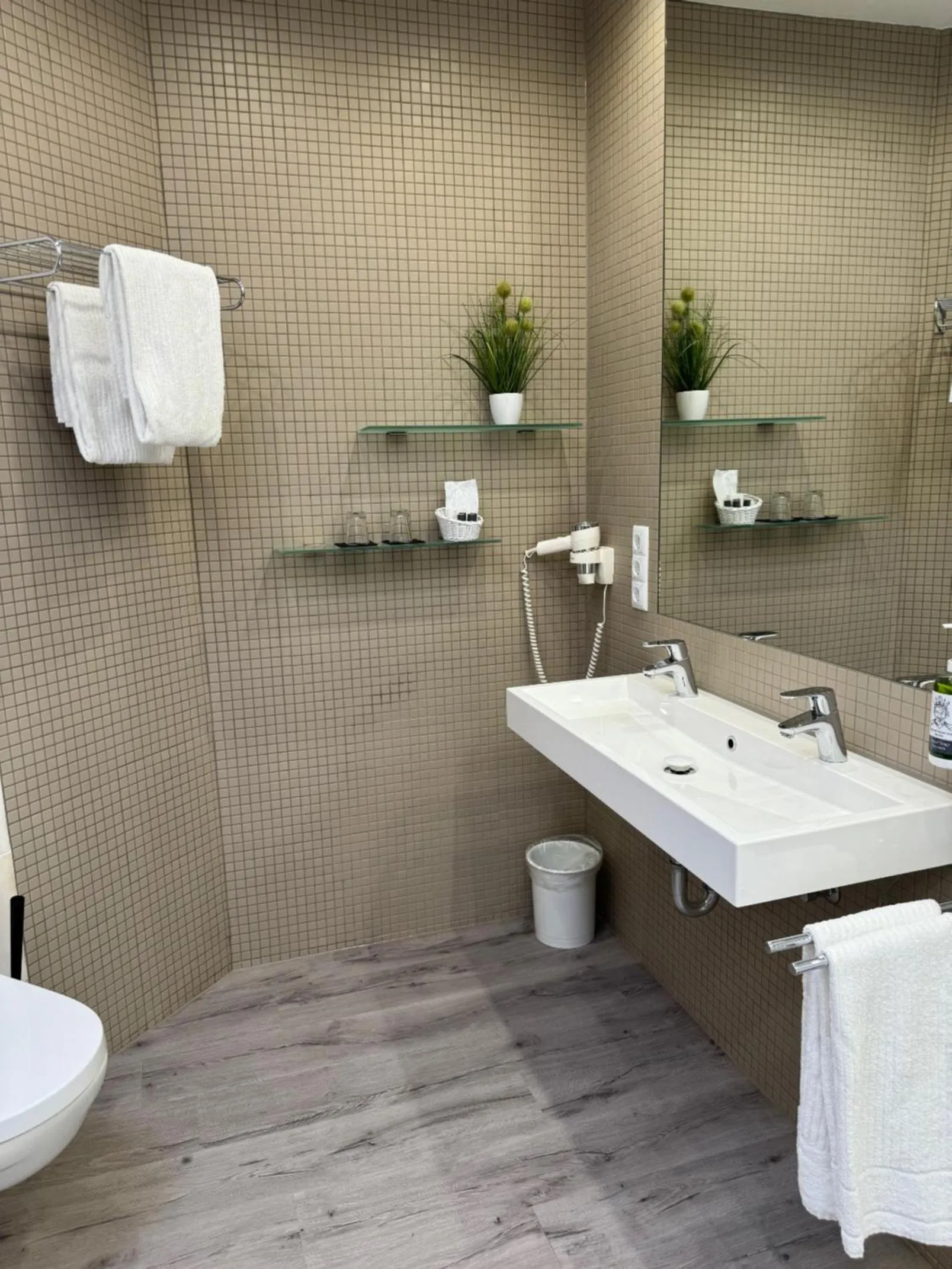 Bathroom in Cityhotel Kaiser Karl Aachen