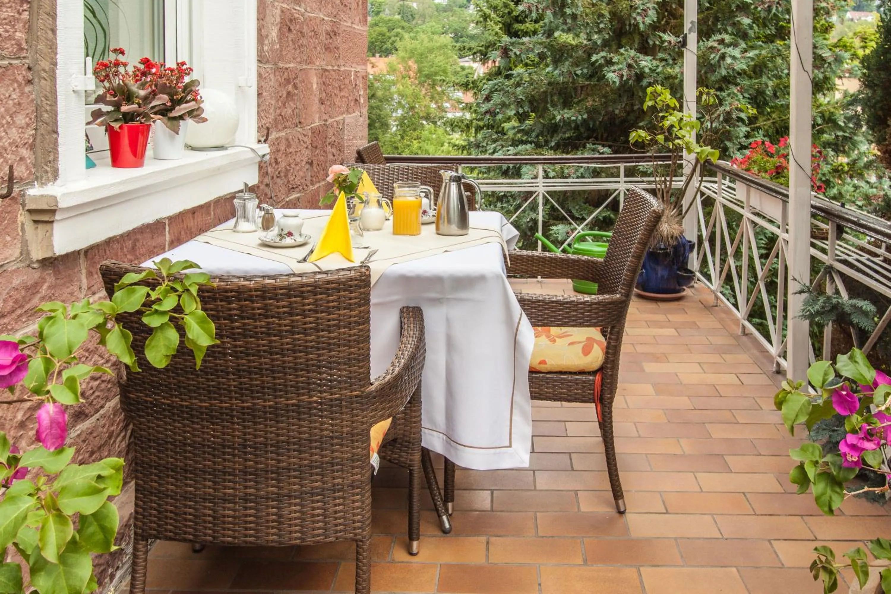 Buffet breakfast in Villa Amber