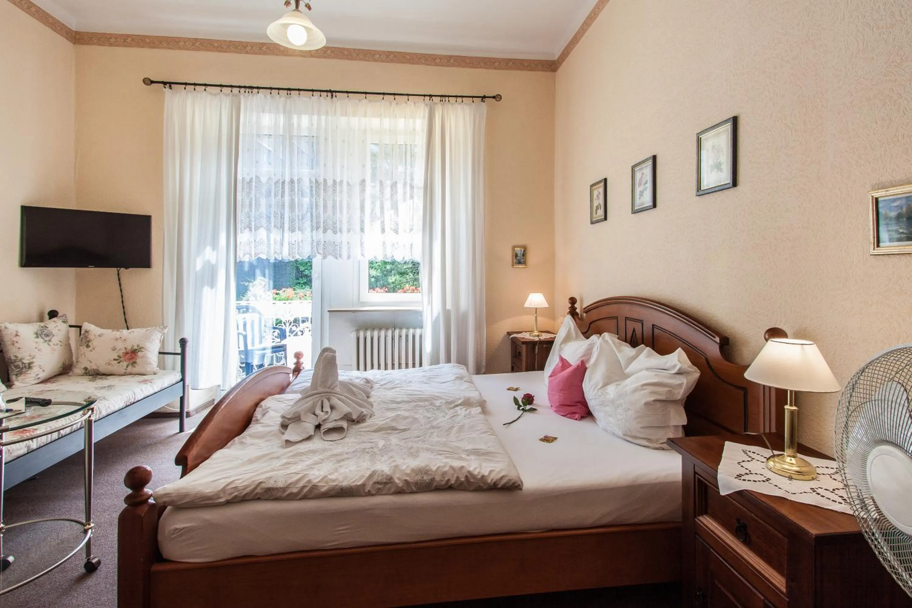 Photo of the whole room, Bed in Villa Amber