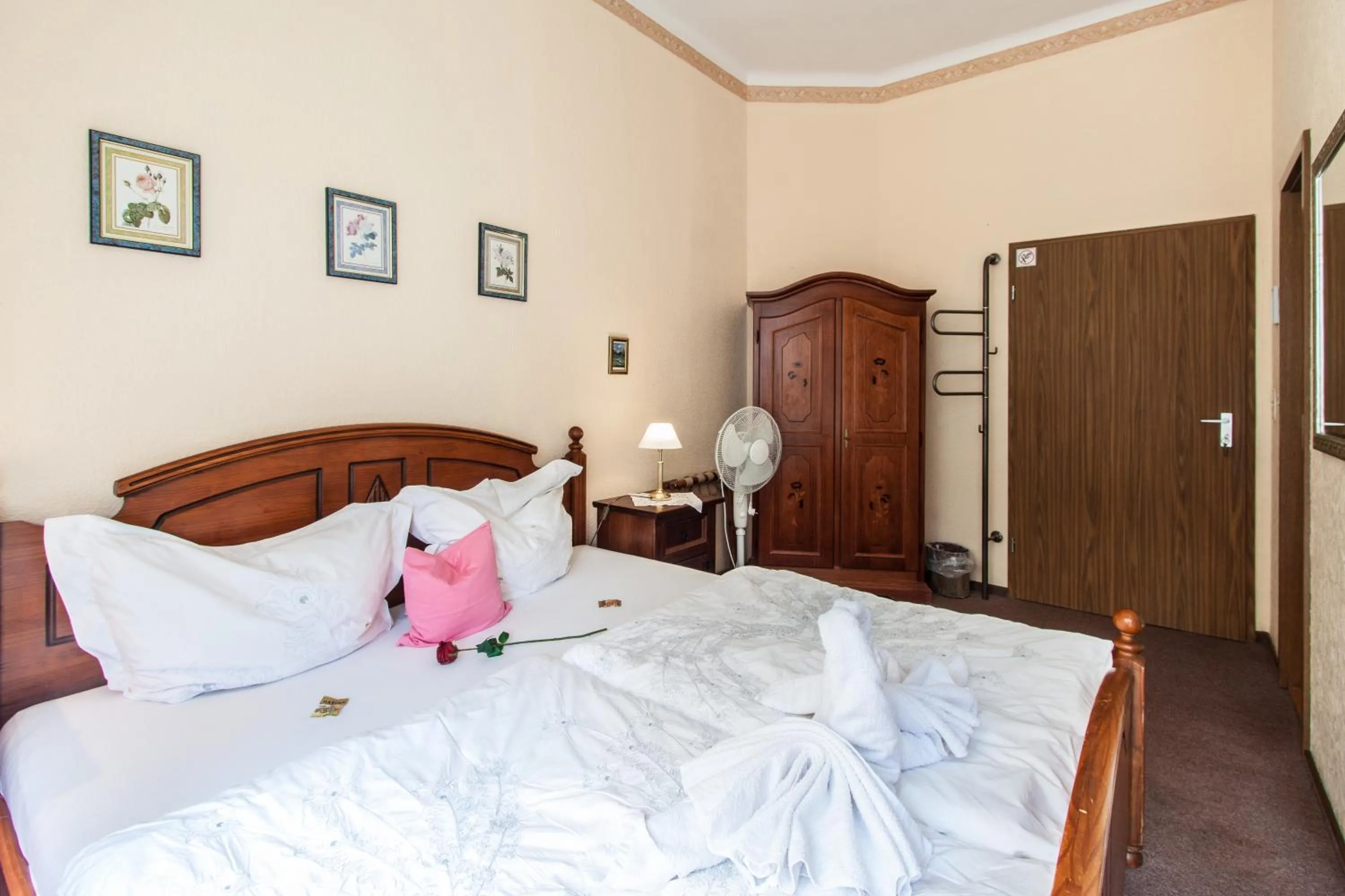 Photo of the whole room, Bed in Villa Amber