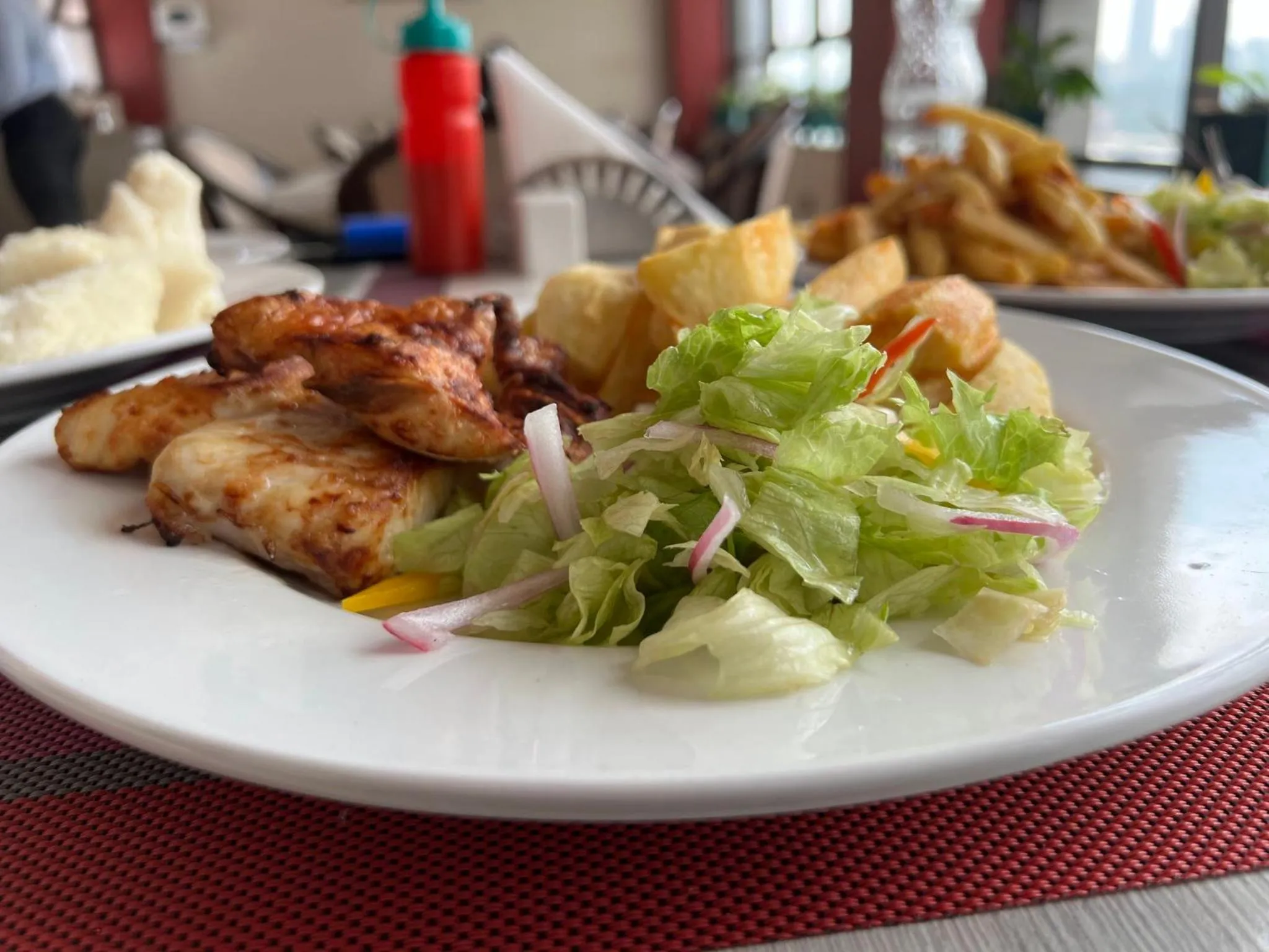 Restaurant/places to eat, Food in Hemak Suites