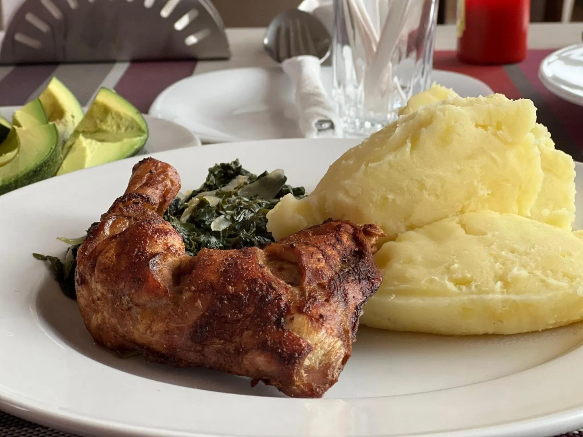 Restaurant/places to eat in Hemak Suites