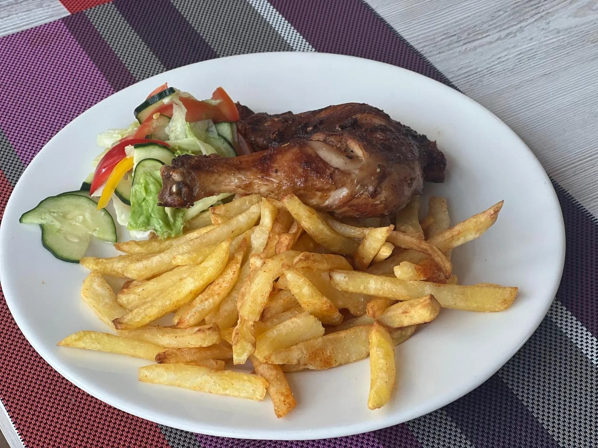 Restaurant/places to eat, Food in Hemak Suites