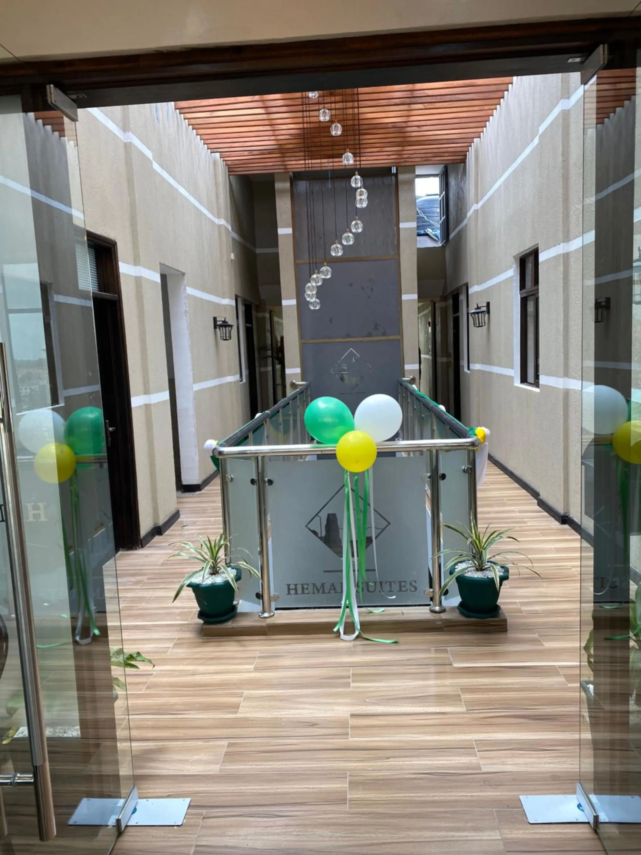 Area and facilities in Hemak Suites