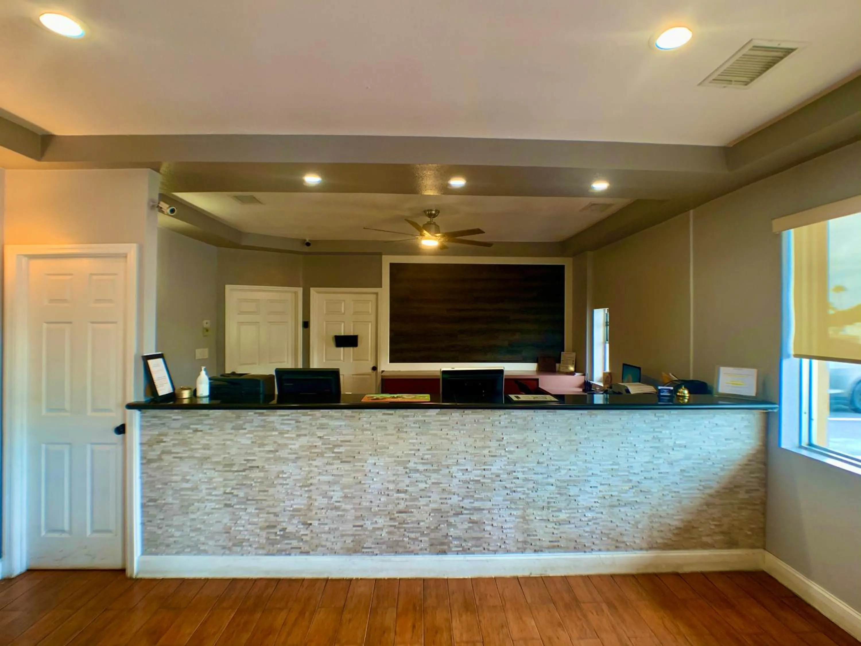 Lobby or reception in LA VISTA INN