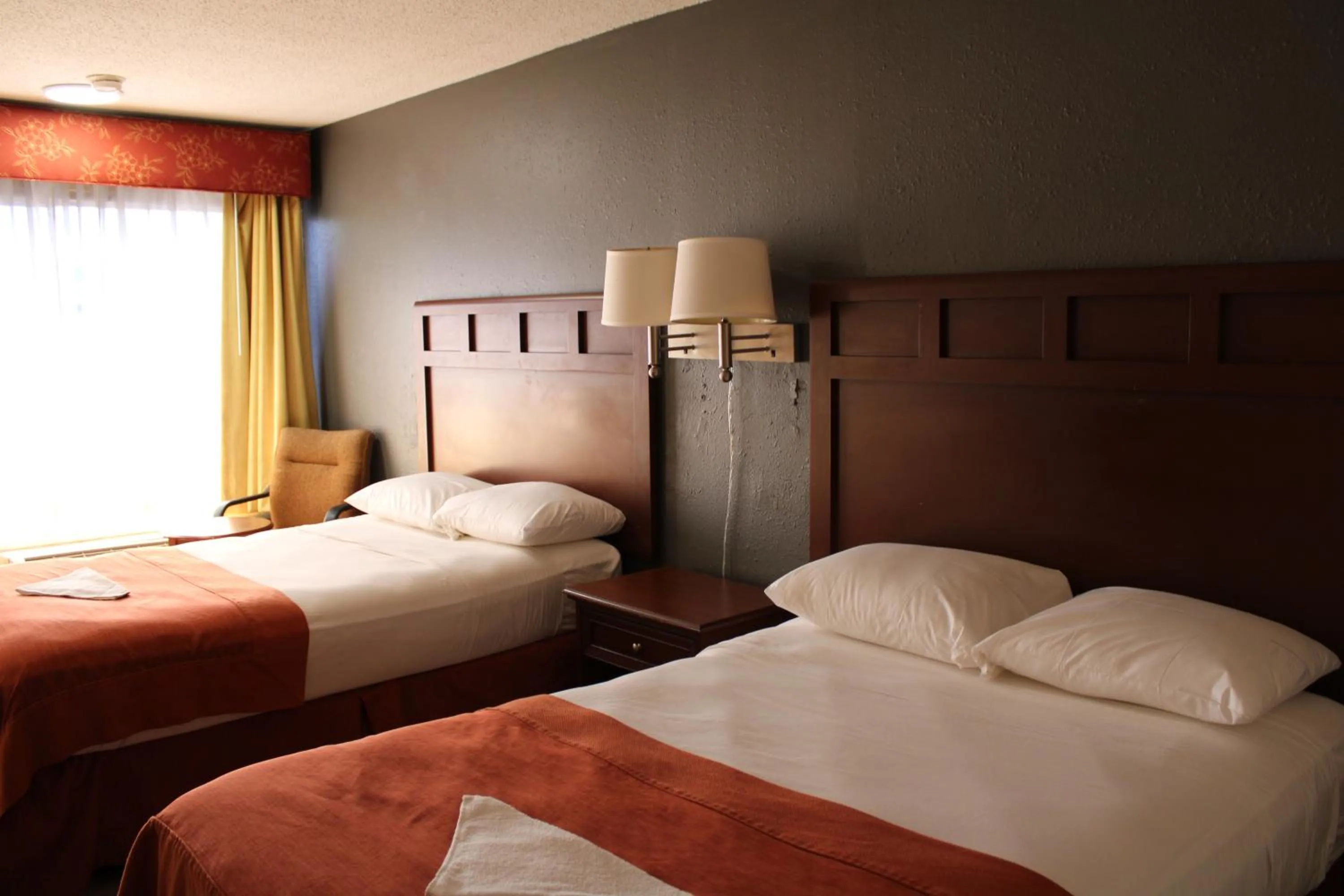 Photo of the whole room, Bed in LA VISTA INN