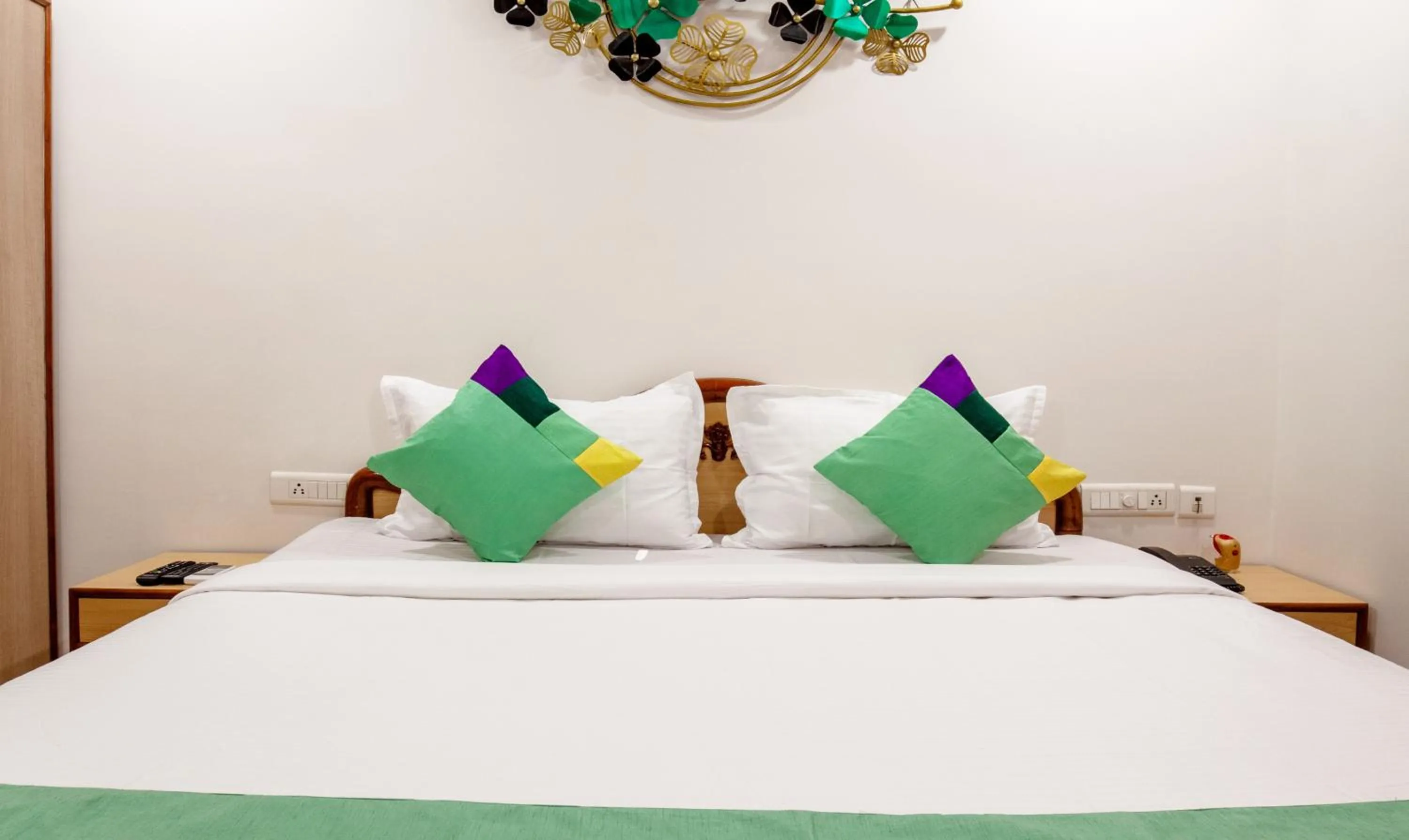 Bedroom, Bed in Treebo Y Hotels Elite, Khandagiri