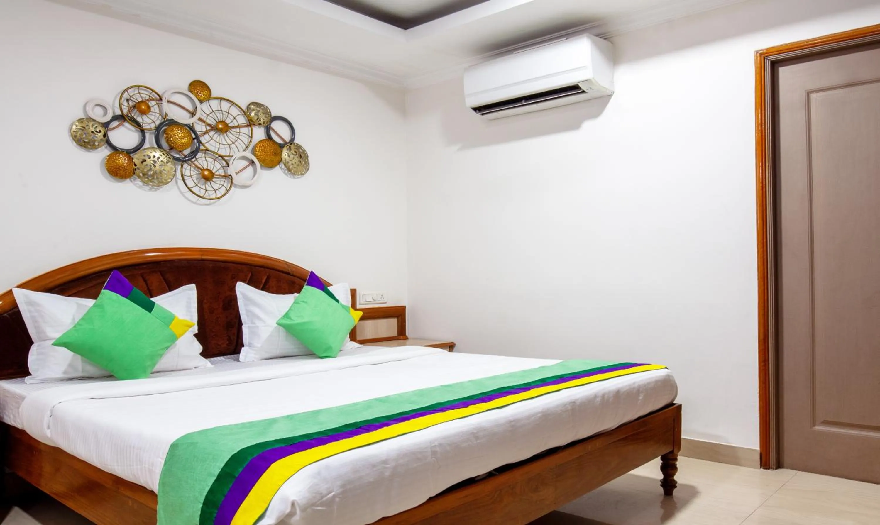 Bedroom, Bed in Treebo Y Hotels Elite, Khandagiri