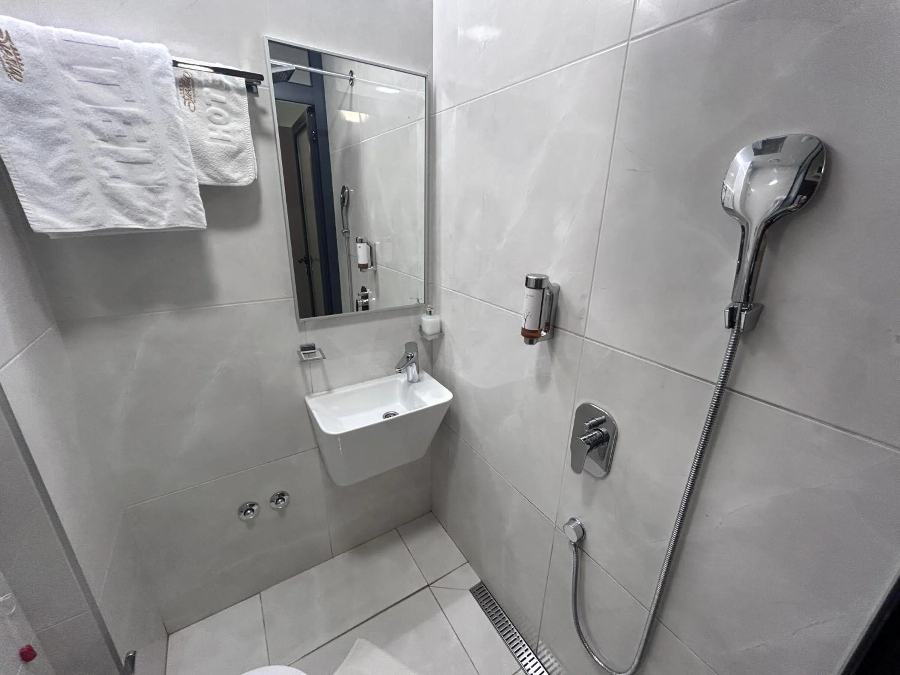 Shower in Hotel Siesta