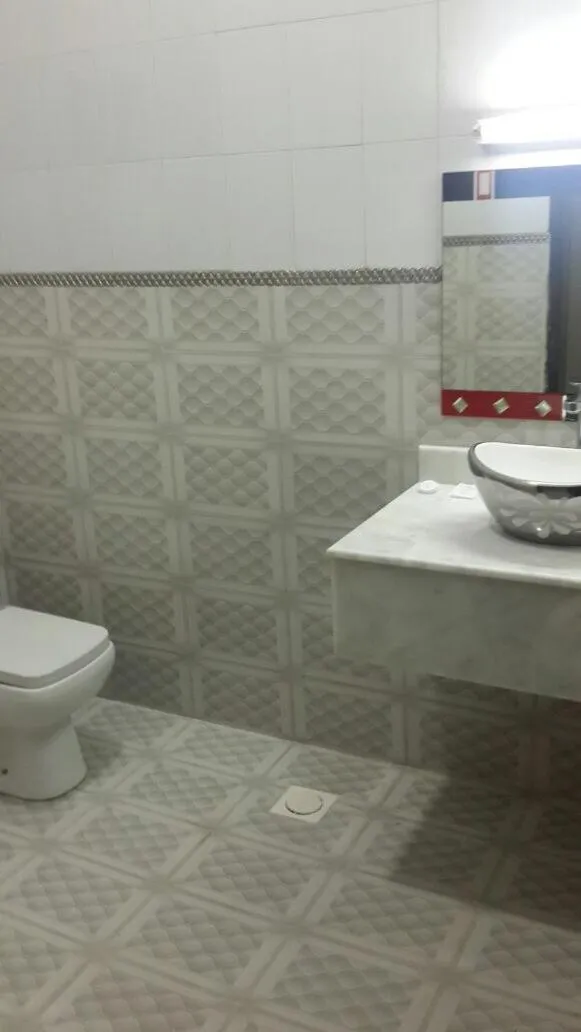 Bathroom in Al Jabal Hotel