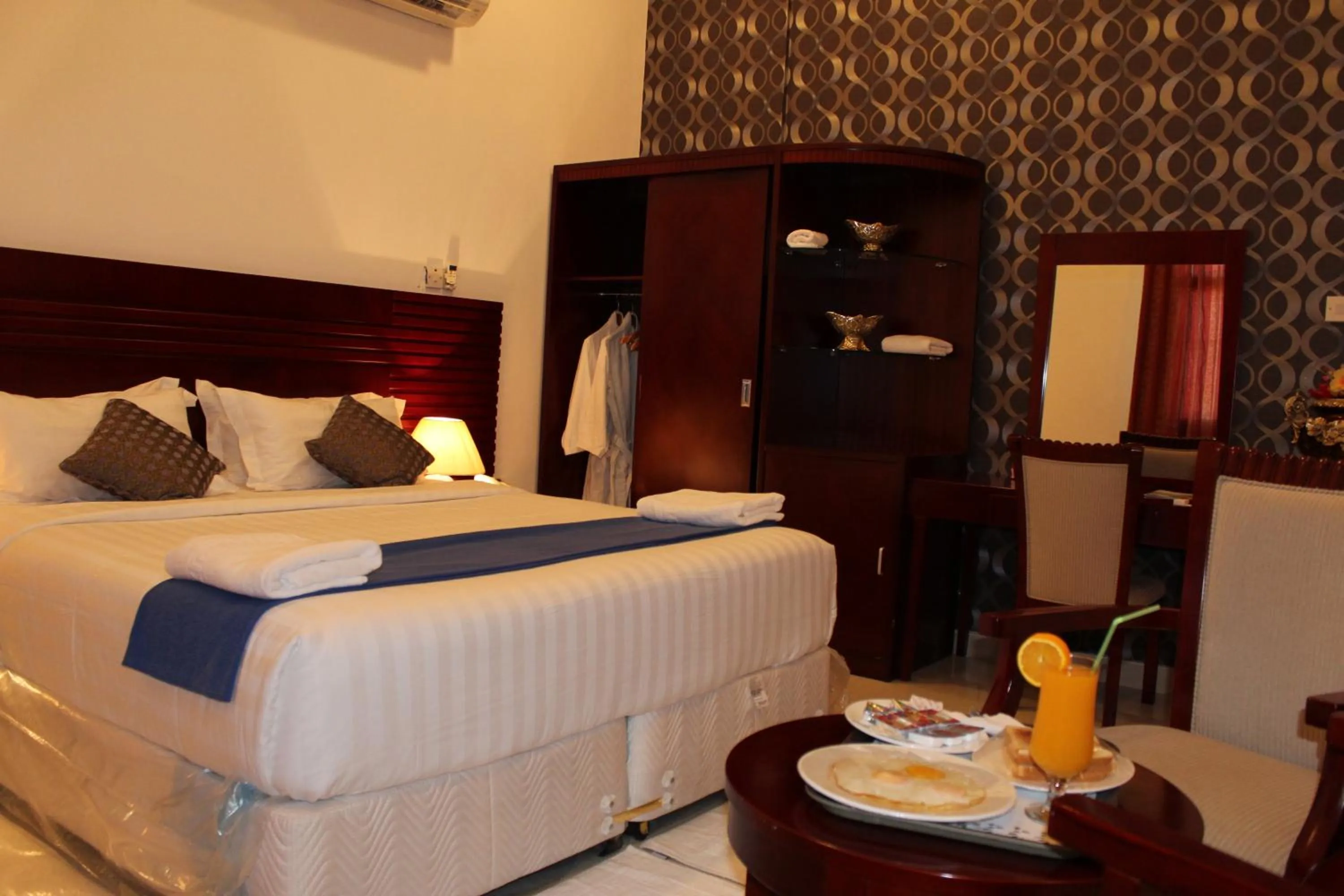 Bedroom, Bed in Al Jabal Hotel