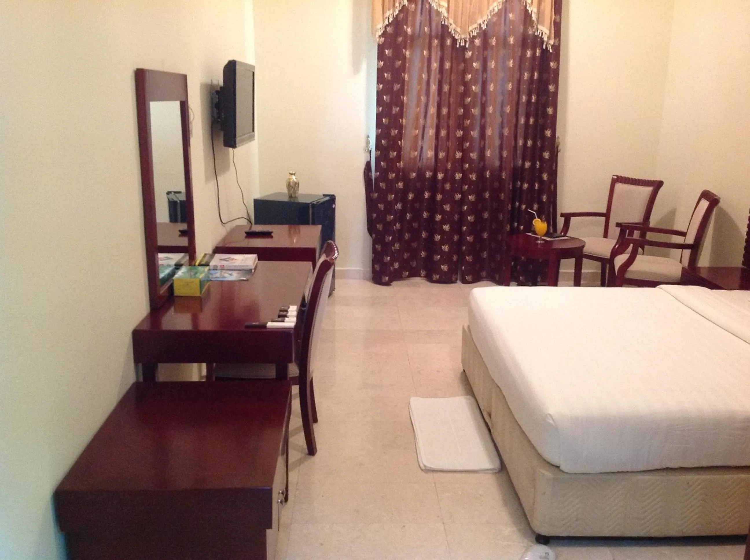 Bedroom, Bed in Al Jabal Hotel