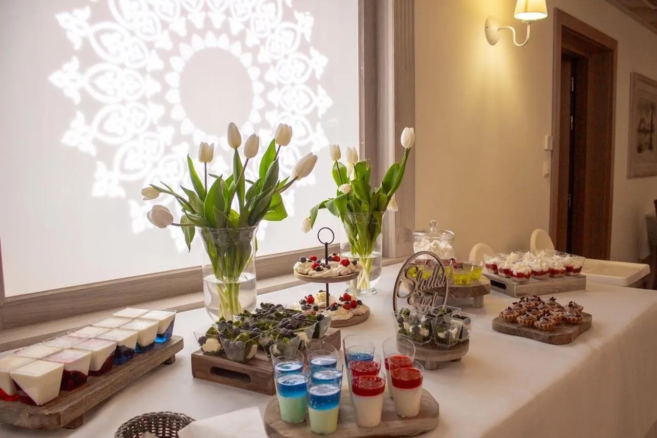 Food and drinks in Askana