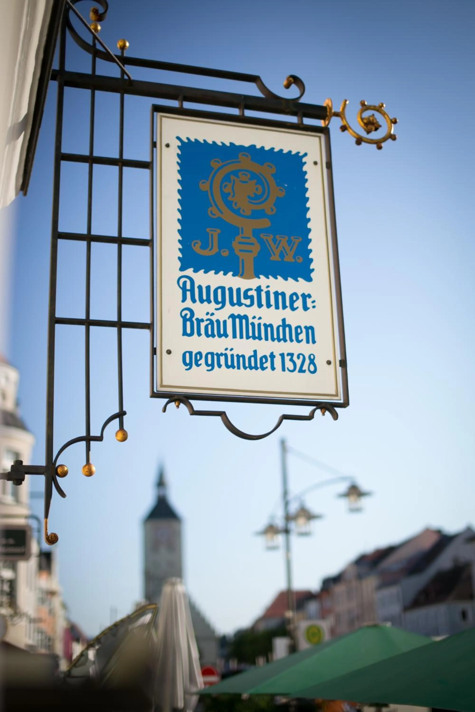 Facade/entrance in Hotel-Gasthof Höttl