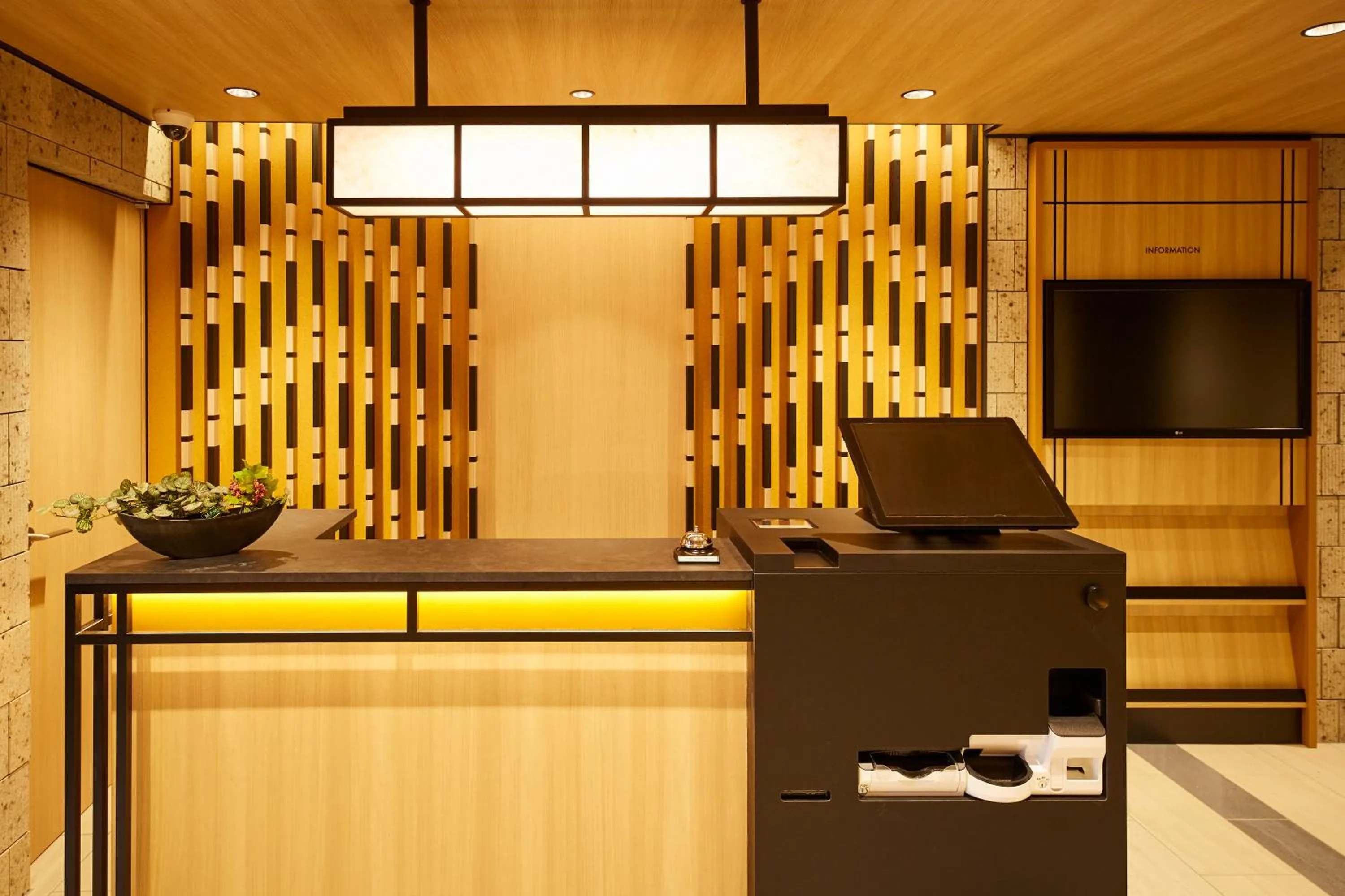 Lobby or reception in MONday Apart Premium AKIHABARA