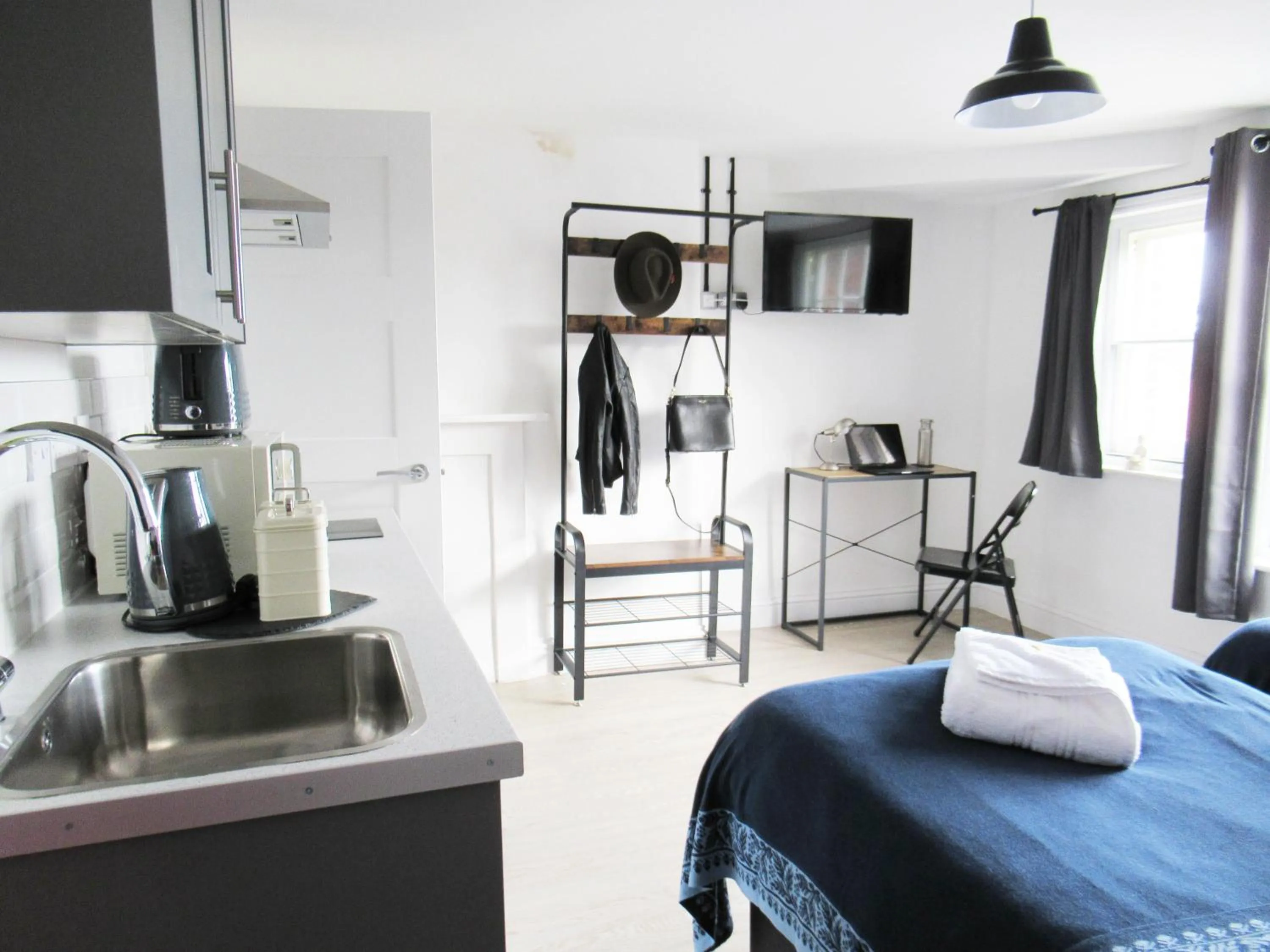 Bed in Queen Street Apartments