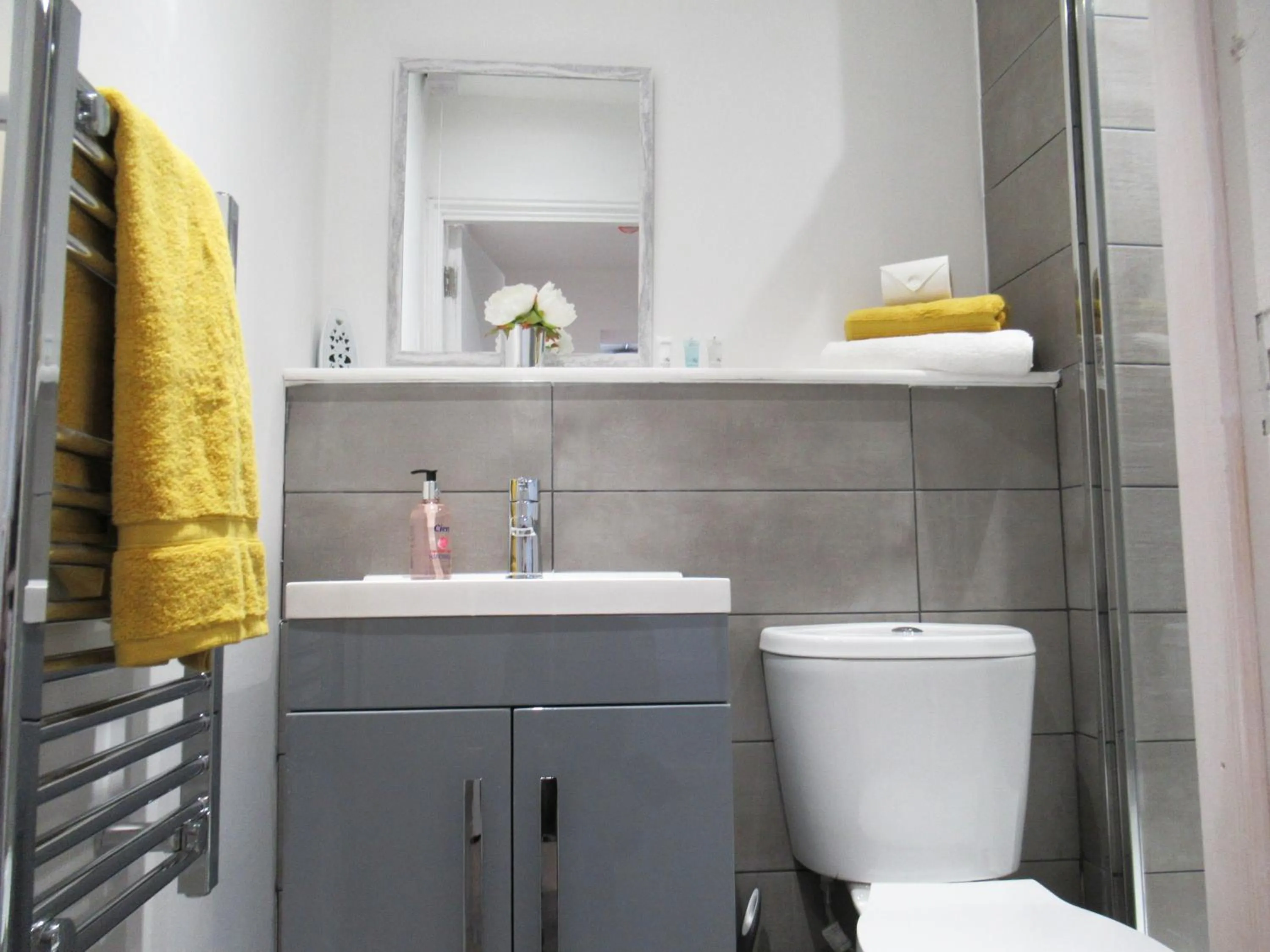 Queen Street Apartments