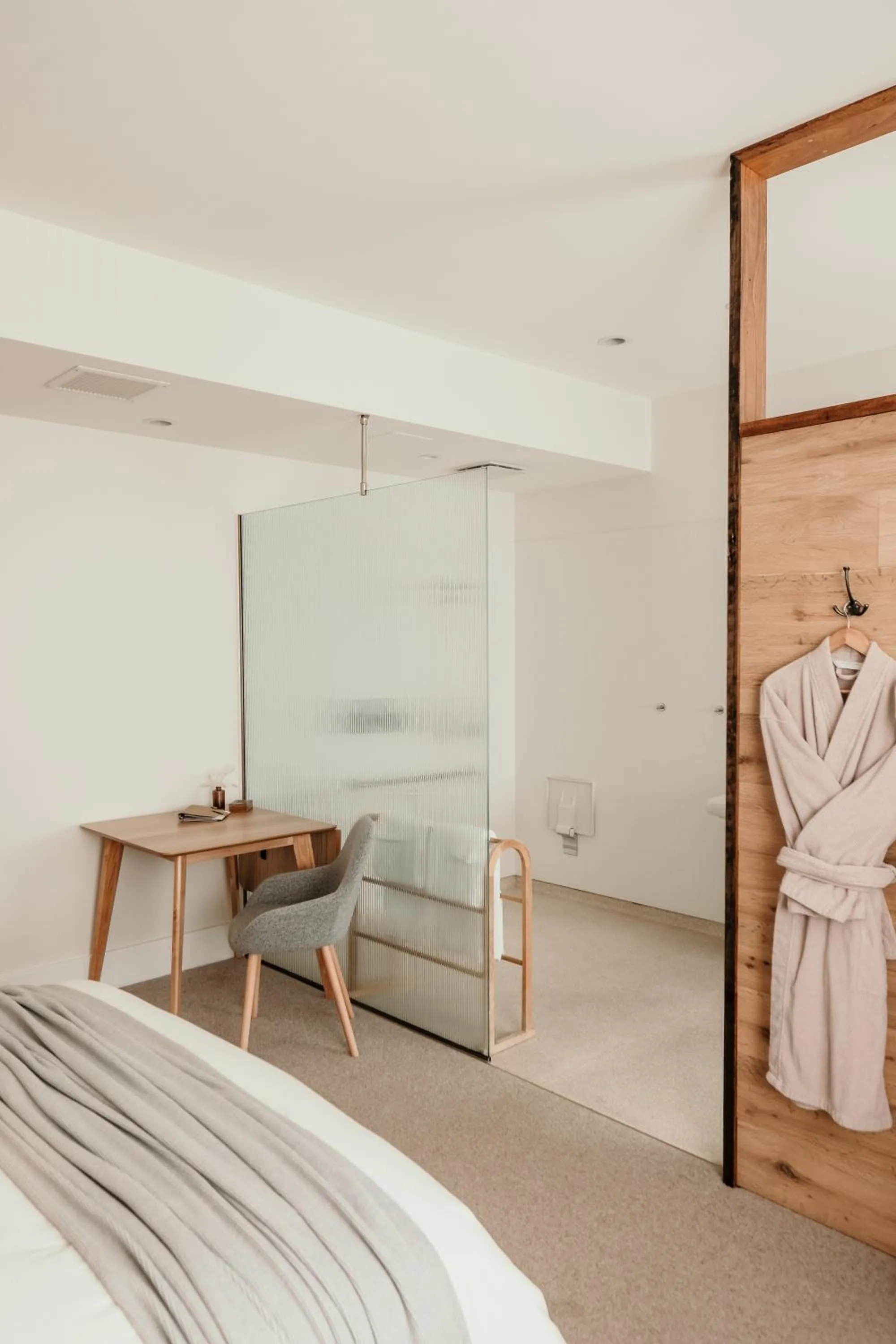 Photo of the whole room, Bed in The Oak & Anchor Hotel