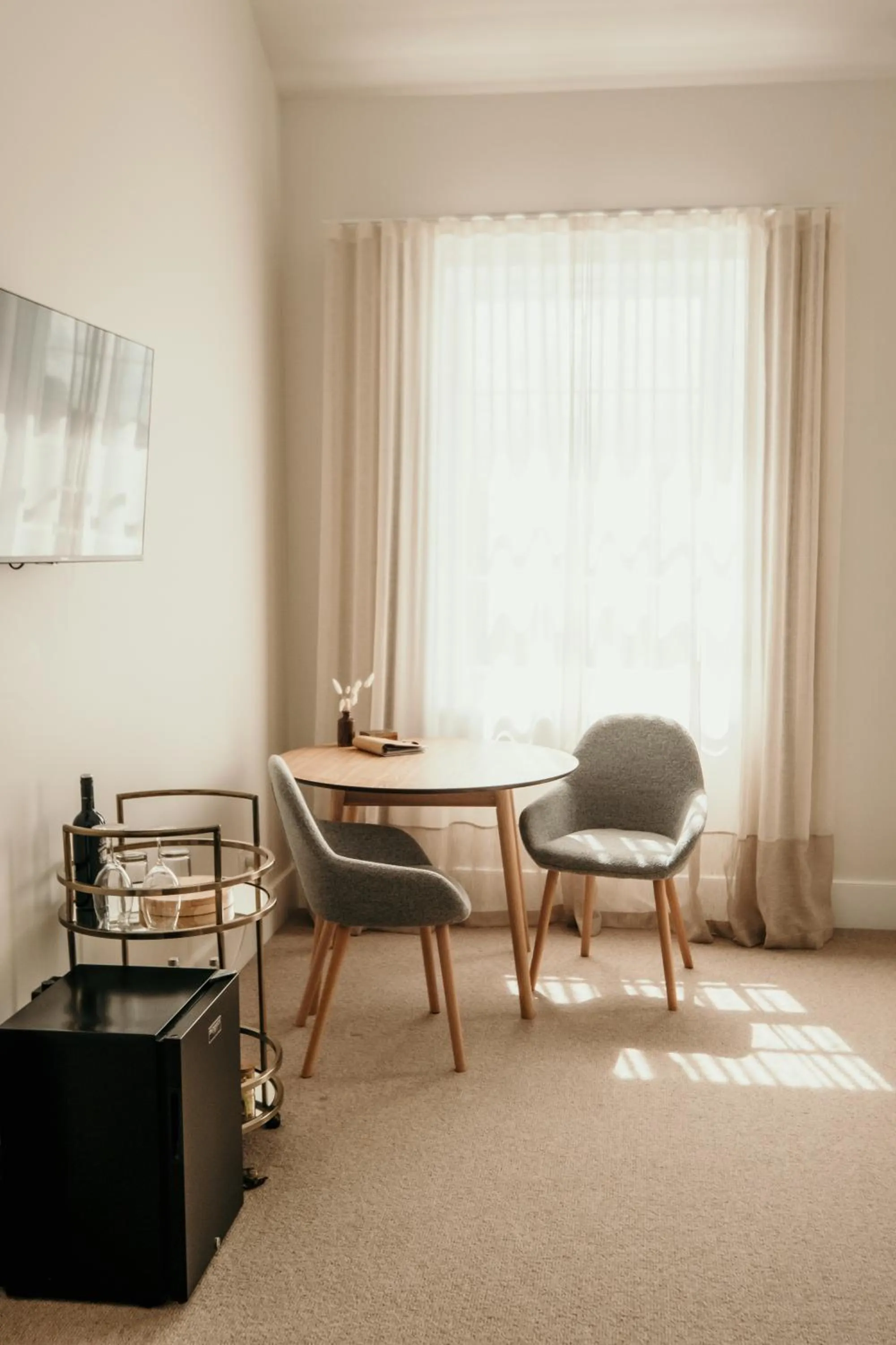 TV and multimedia in The Oak & Anchor Hotel