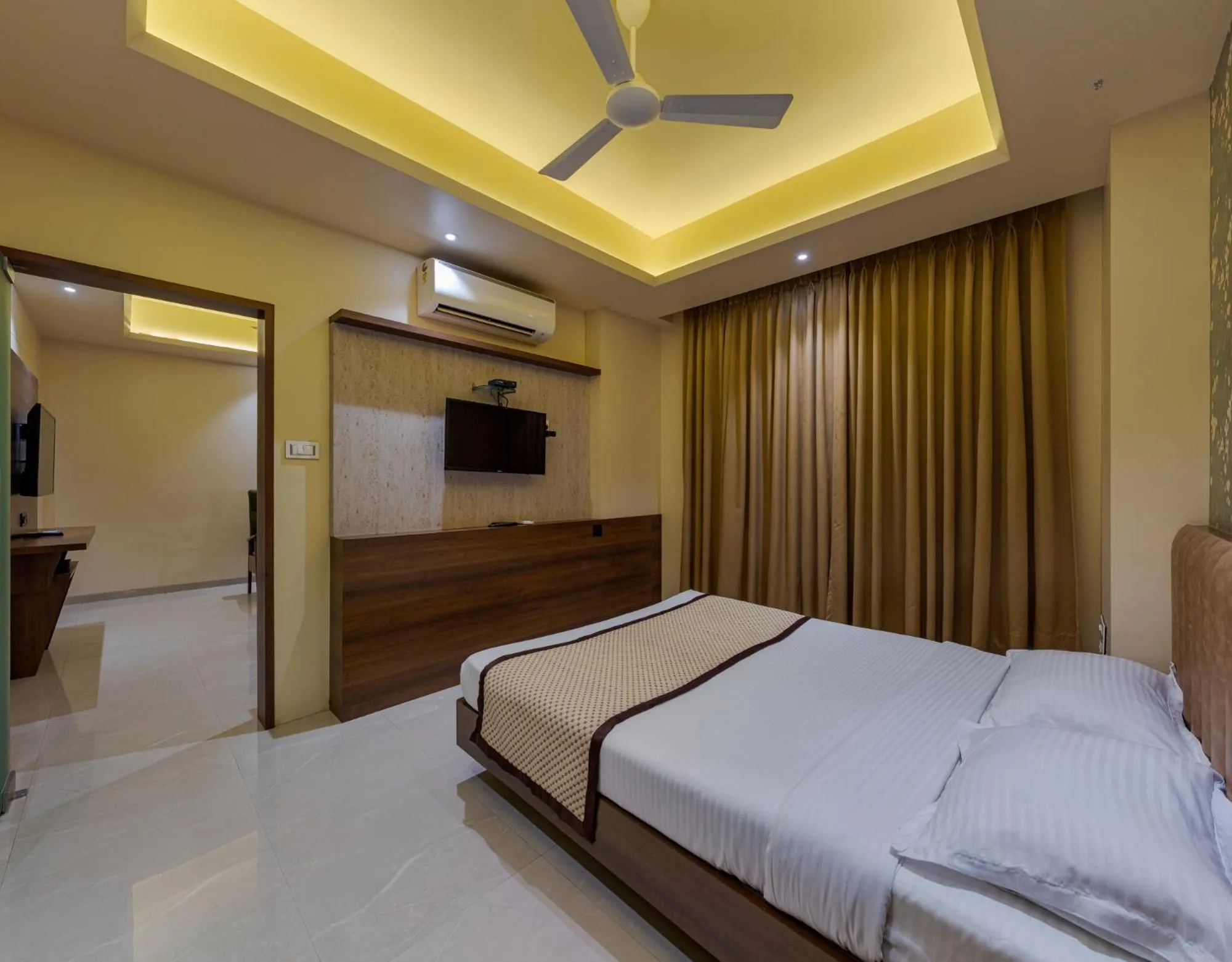 Bed in Hotel Pratham