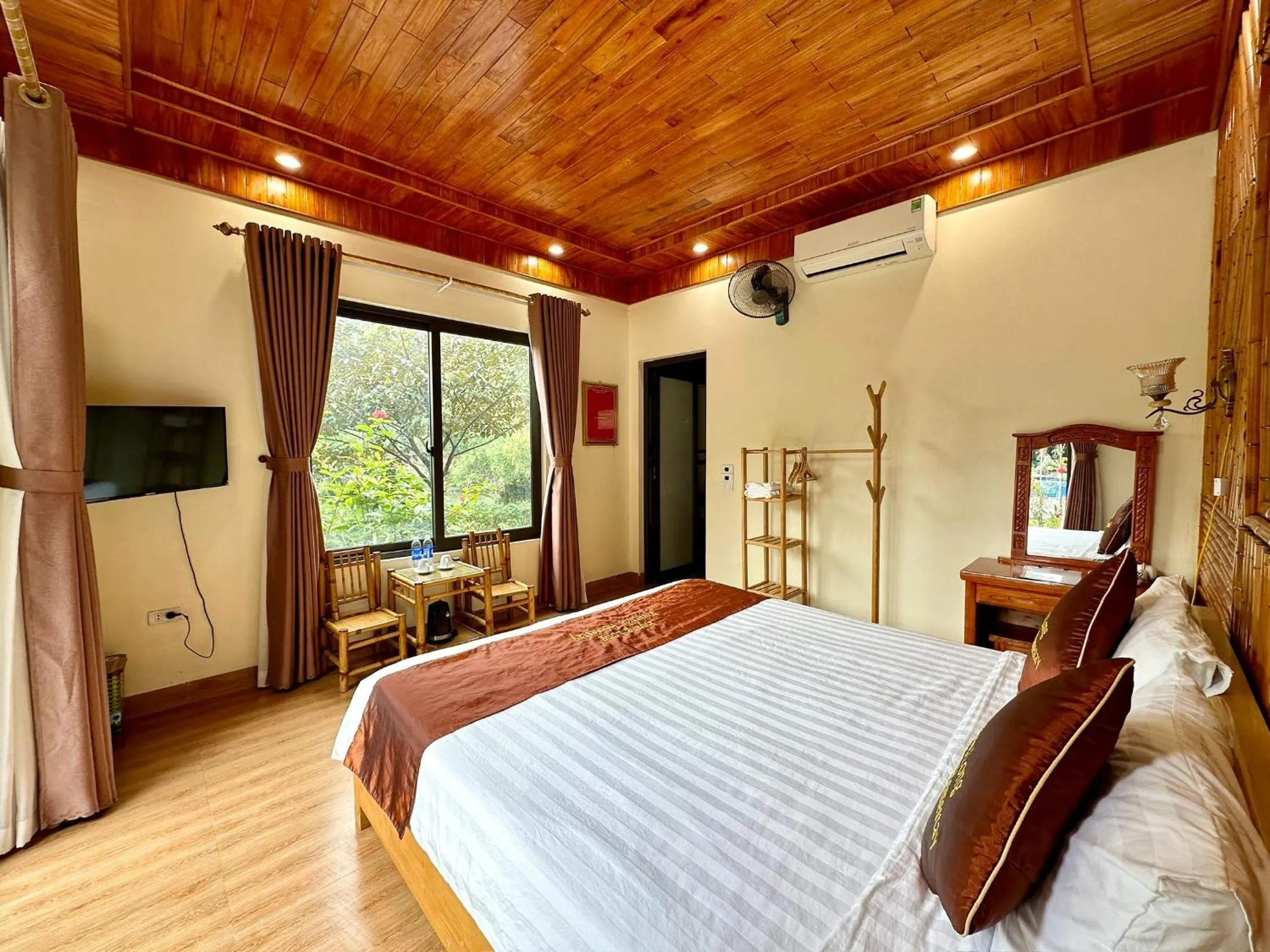 Bed in HoangLong Riverside Homestay
