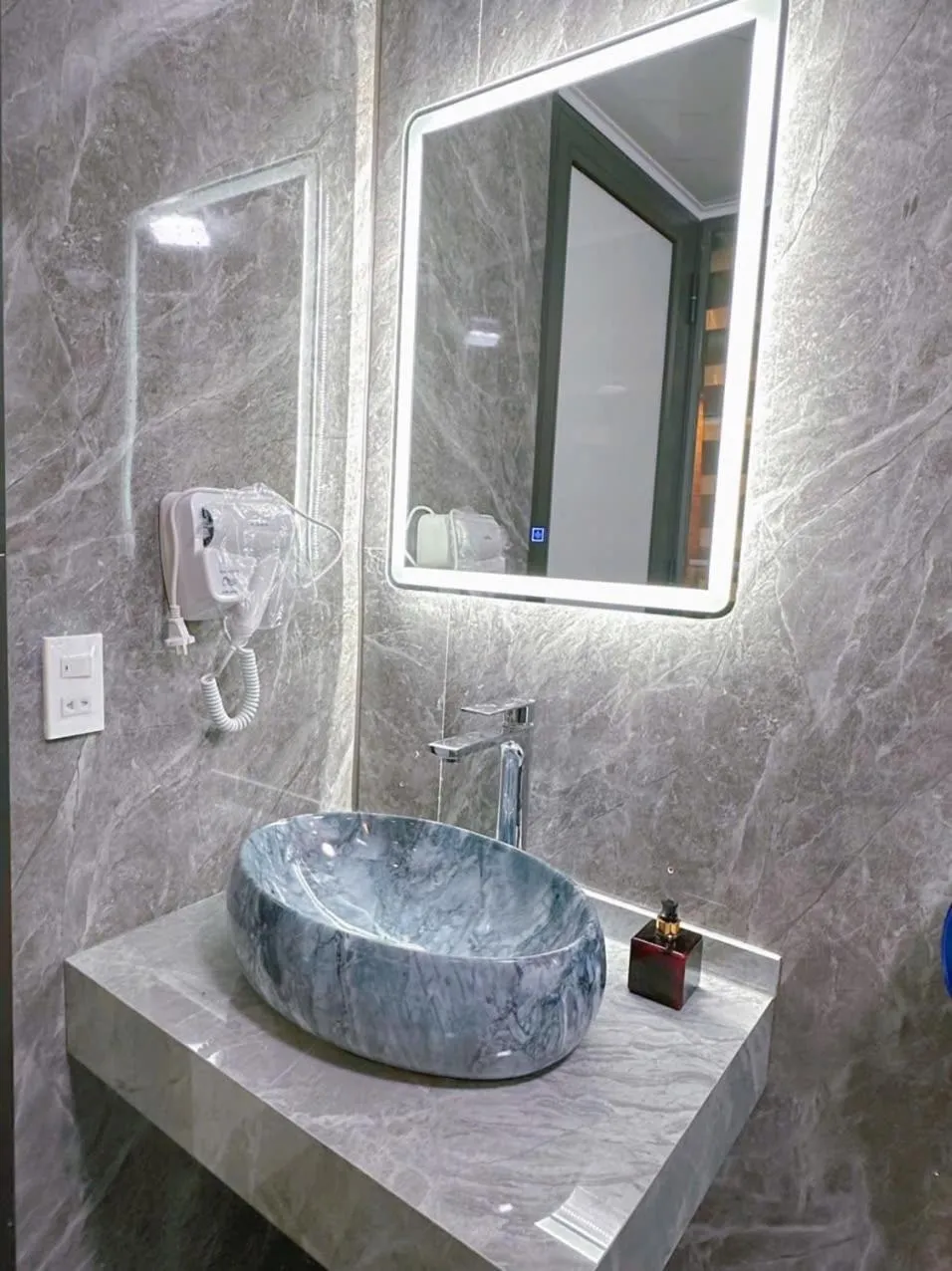 HoangLong Riverside Homestay