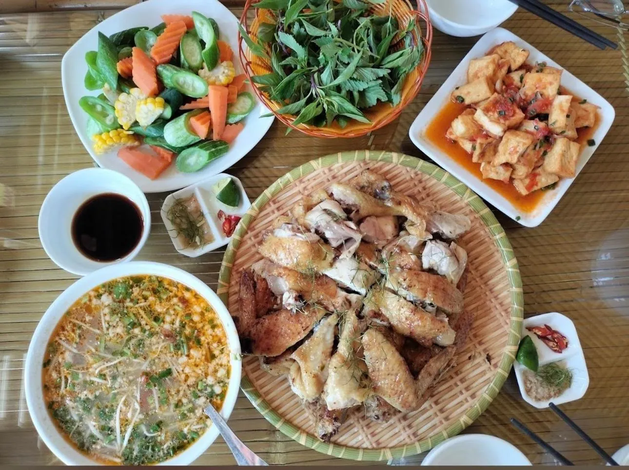 HoangLong Riverside Homestay