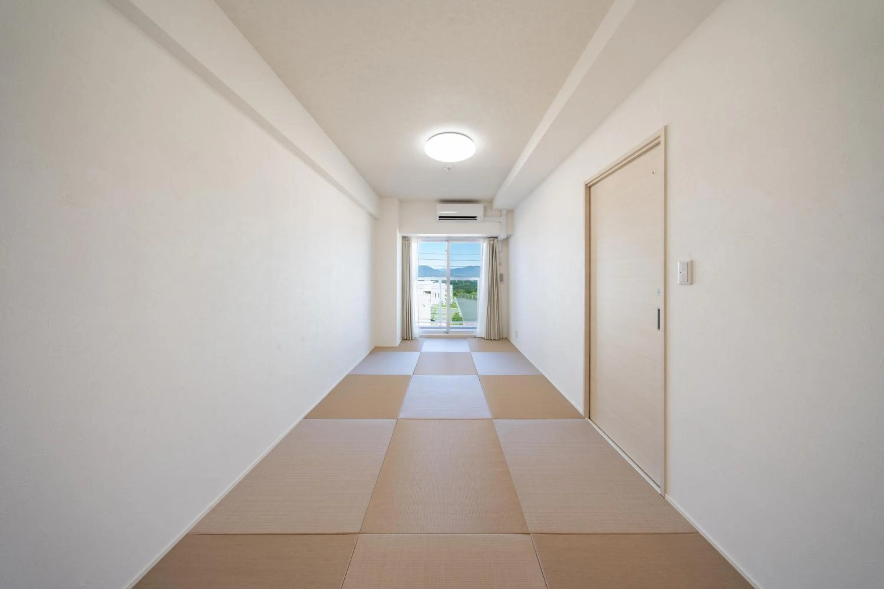 Photo of the whole room in Crystal Exe Nanki Shirahama 1