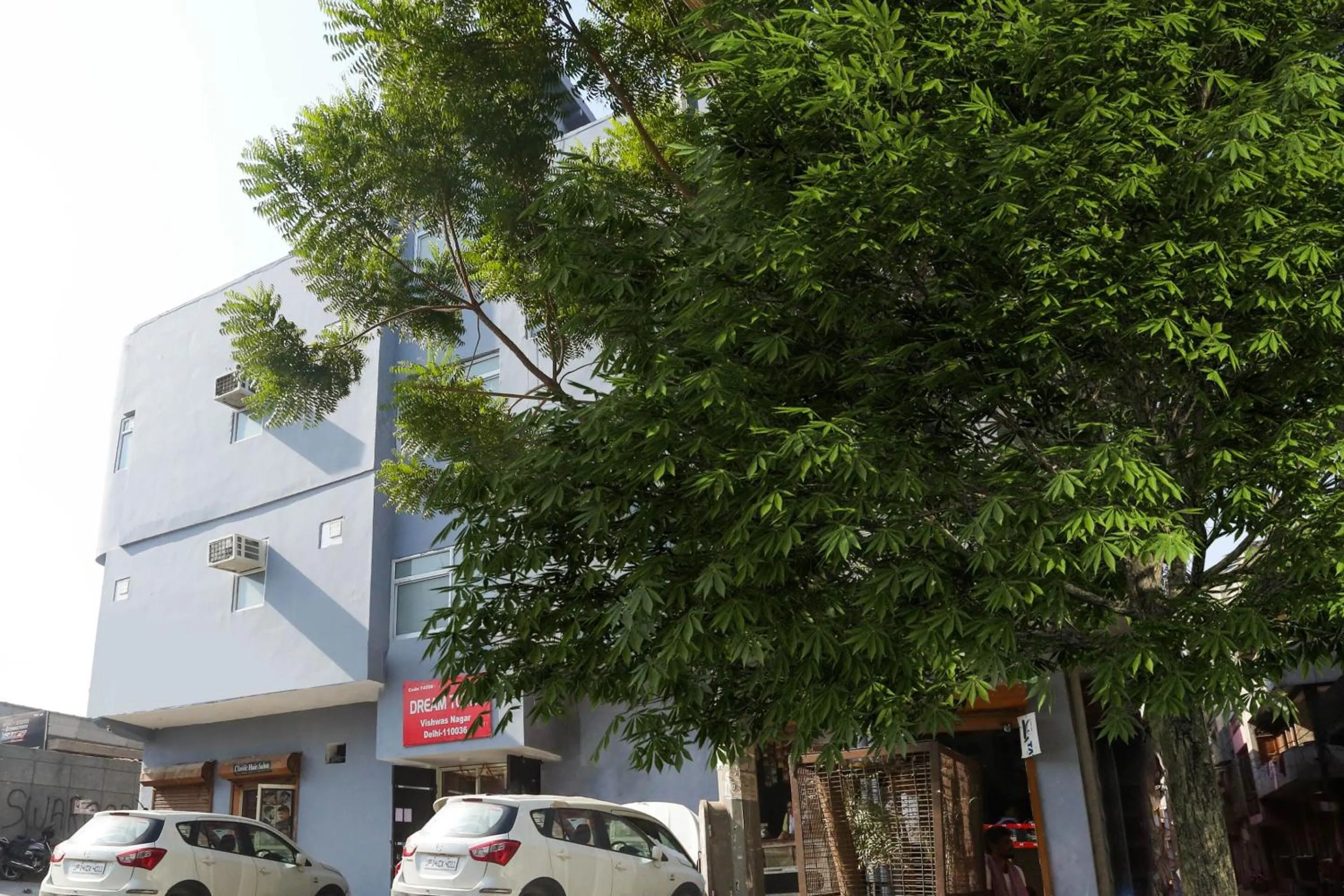 Facade/entrance in Hotel O Dream Town