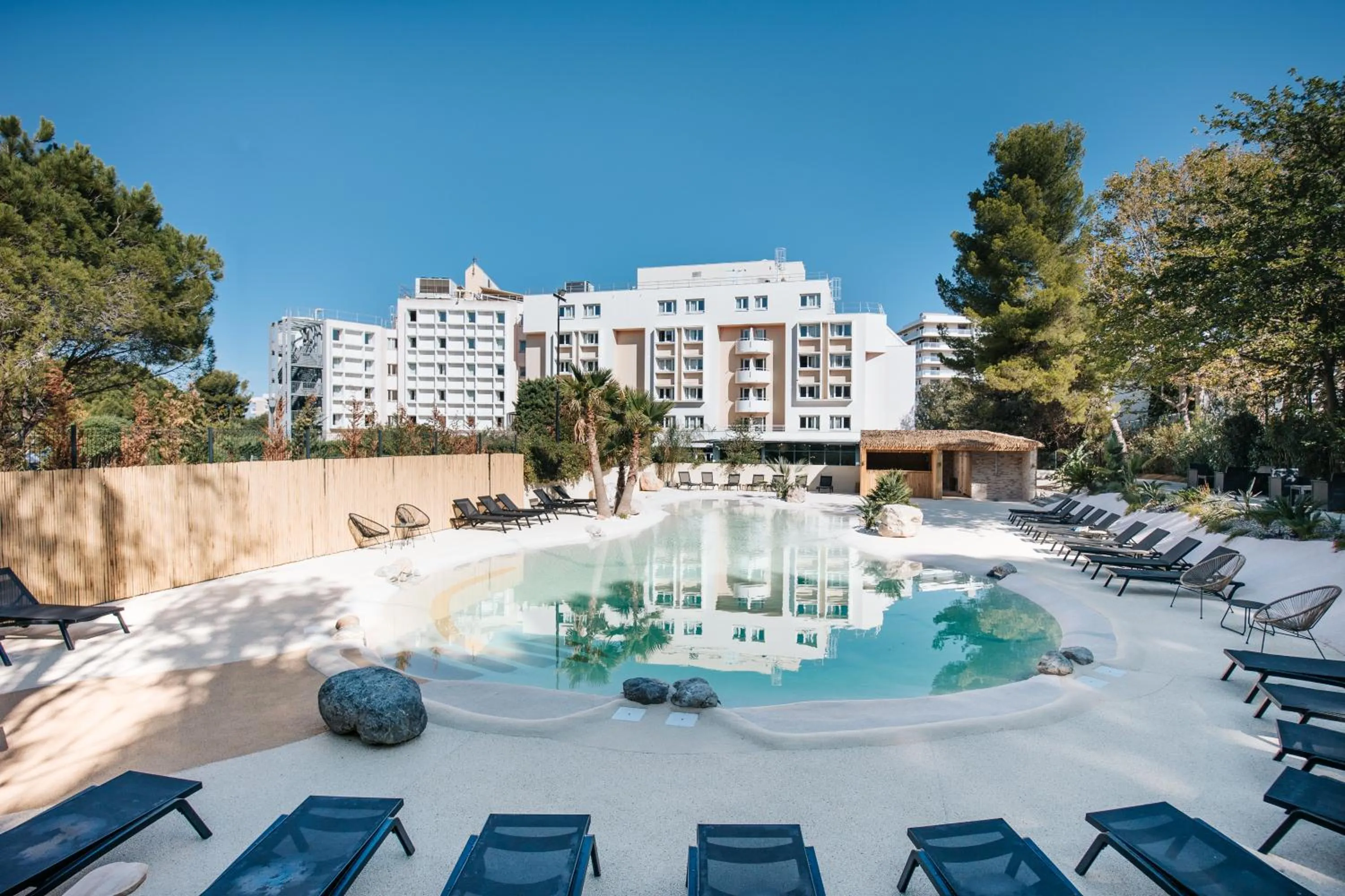 Property building in Le Drip's