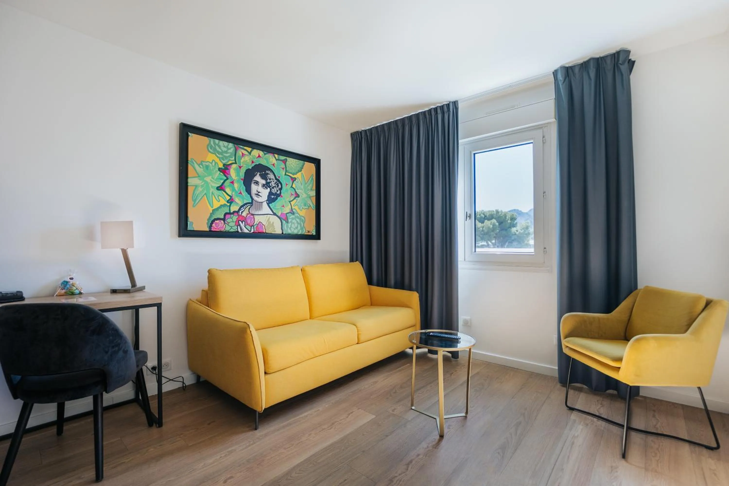 Seating area in Le Drip's