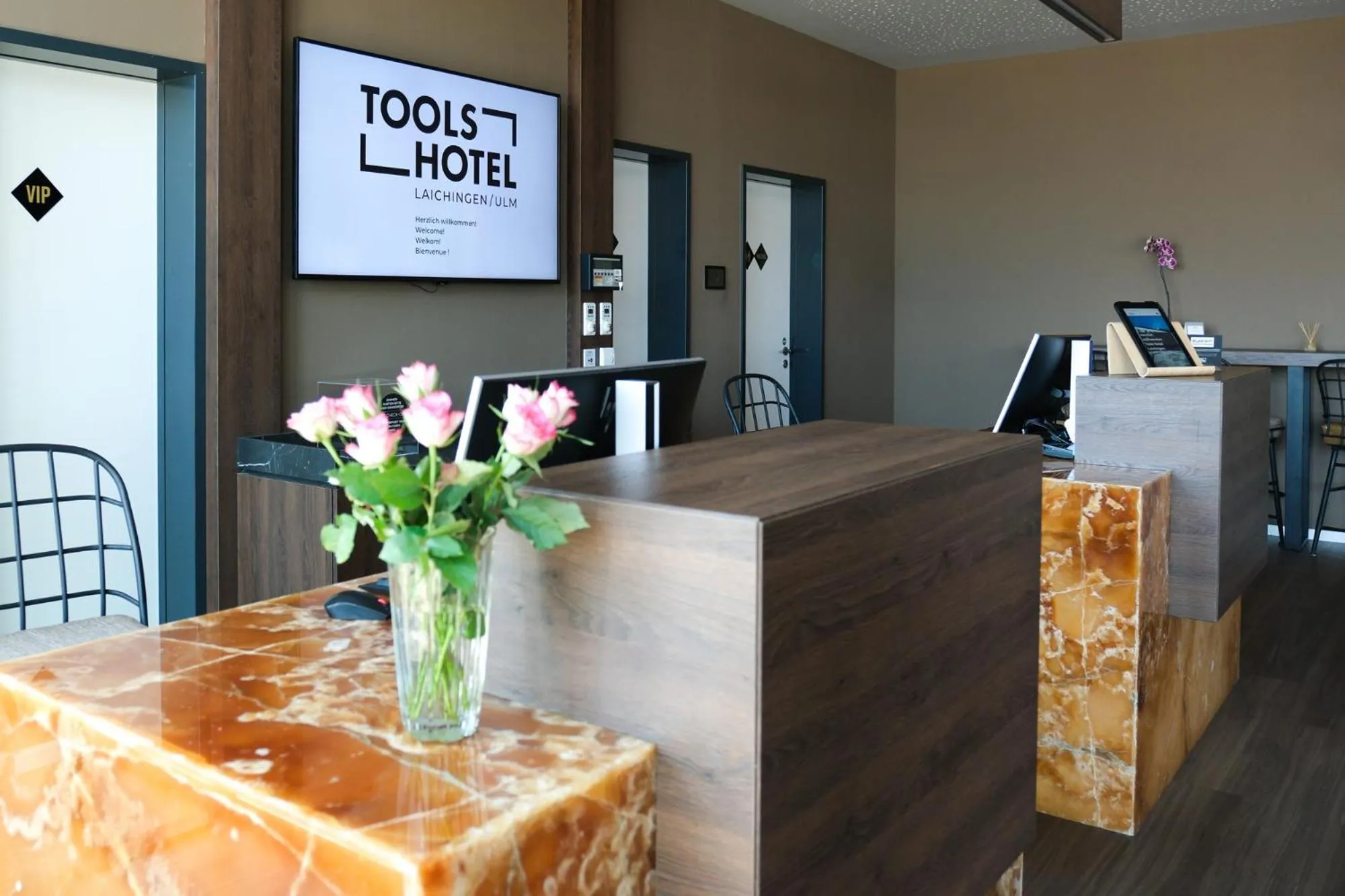 Lobby or reception in Tools Hotel Laichingen
