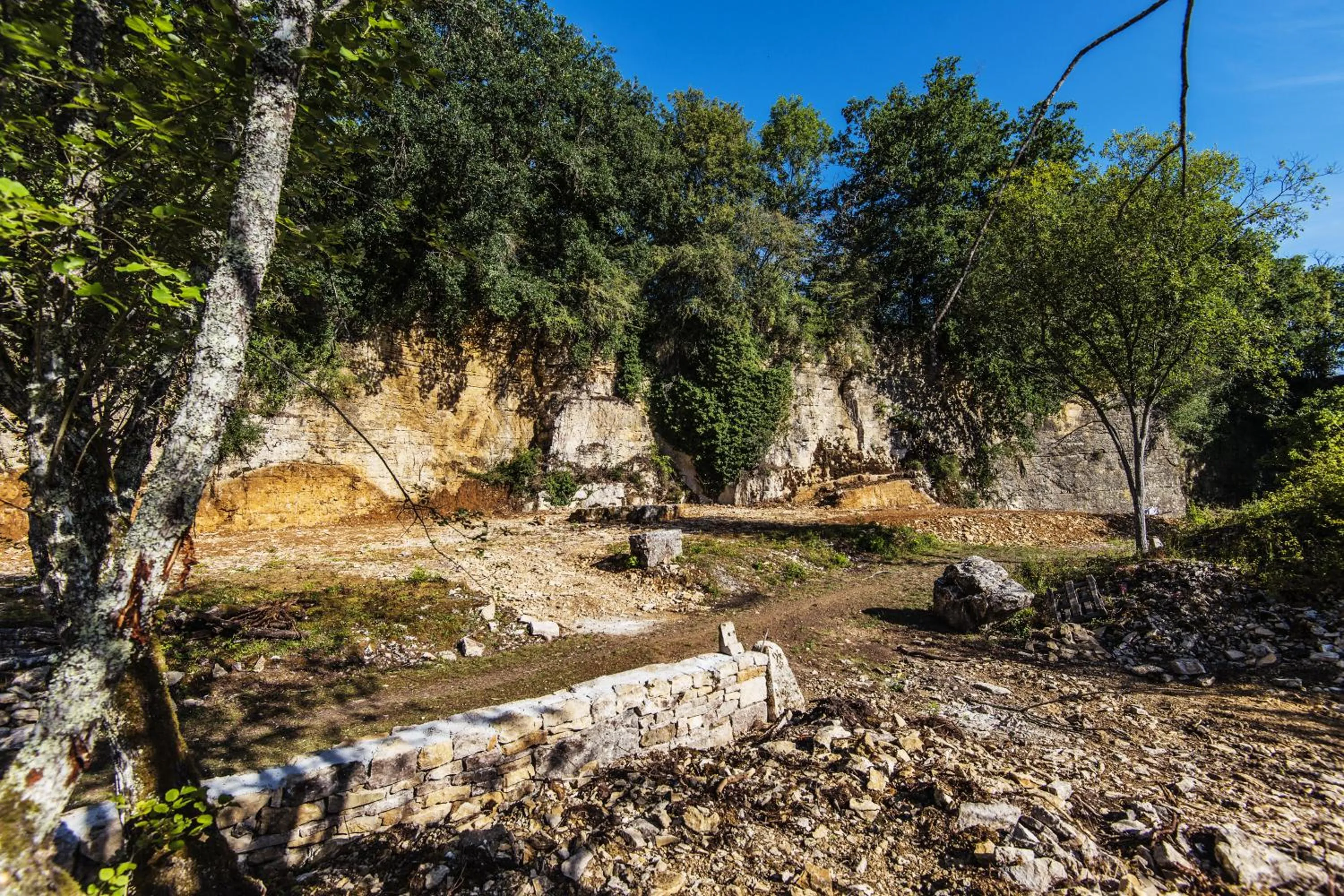 Property building in Le Domaine des Carriers