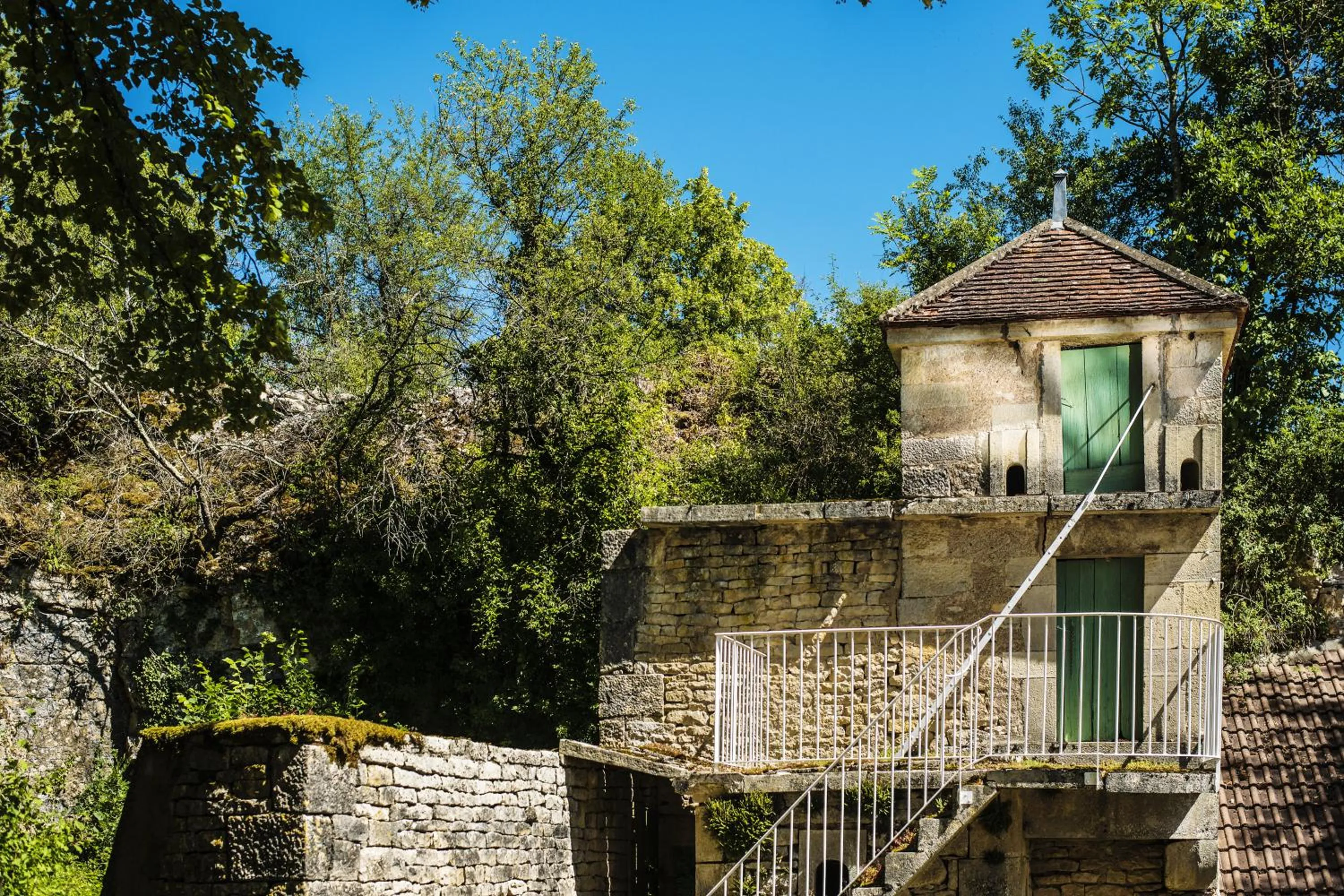 Property building in Le Domaine des Carriers