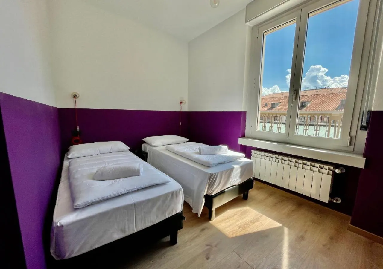 Bed in Hotello Trieste