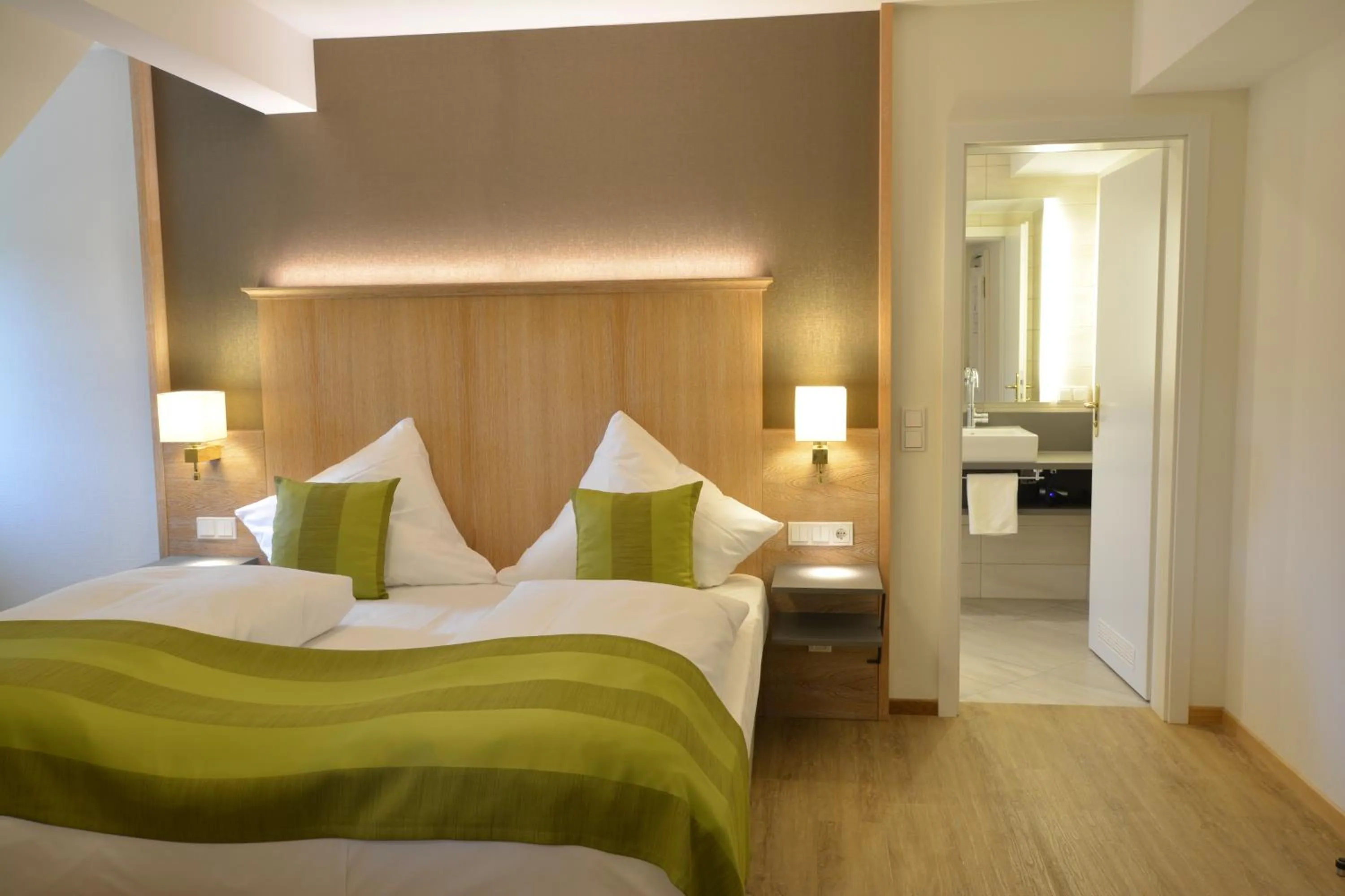 Photo of the whole room, Bed in Landgasthof Hotel Hess