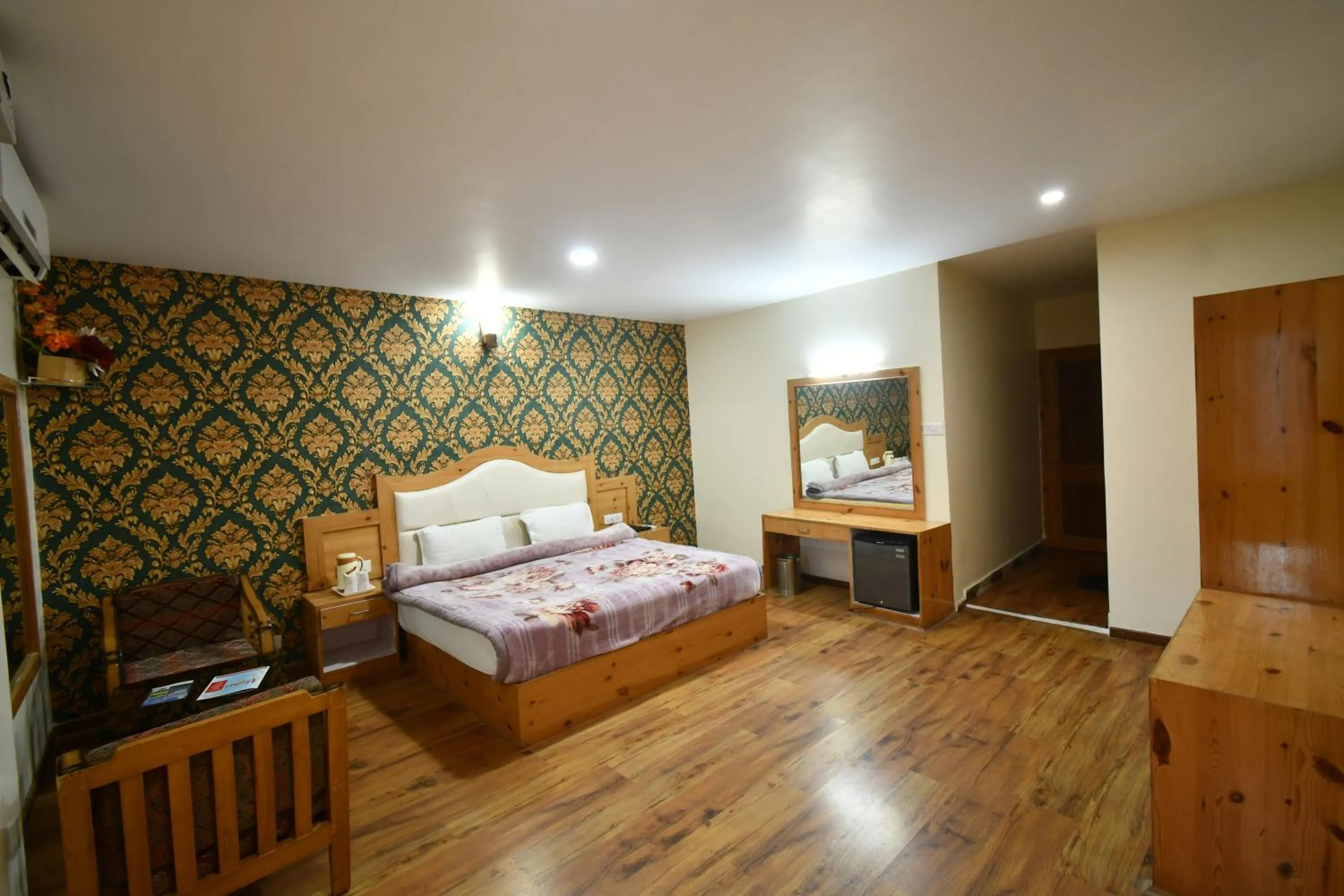 Bedroom, Bed in Manali Valley Resort