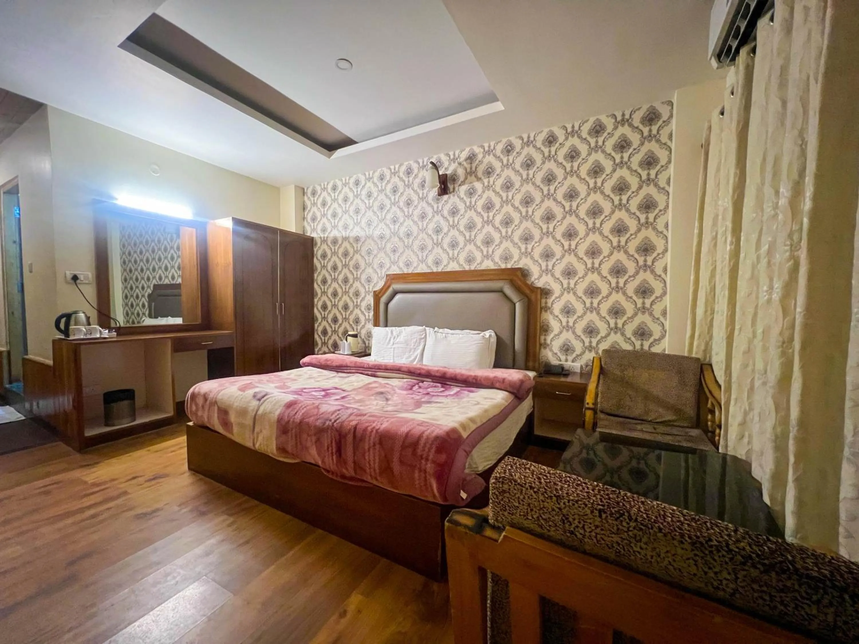 Bedroom, Bed in Manali Valley Resort