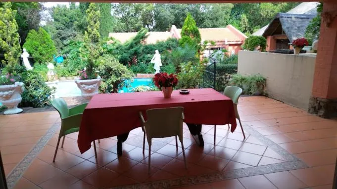 Patio in Buona Notte B&B Linden