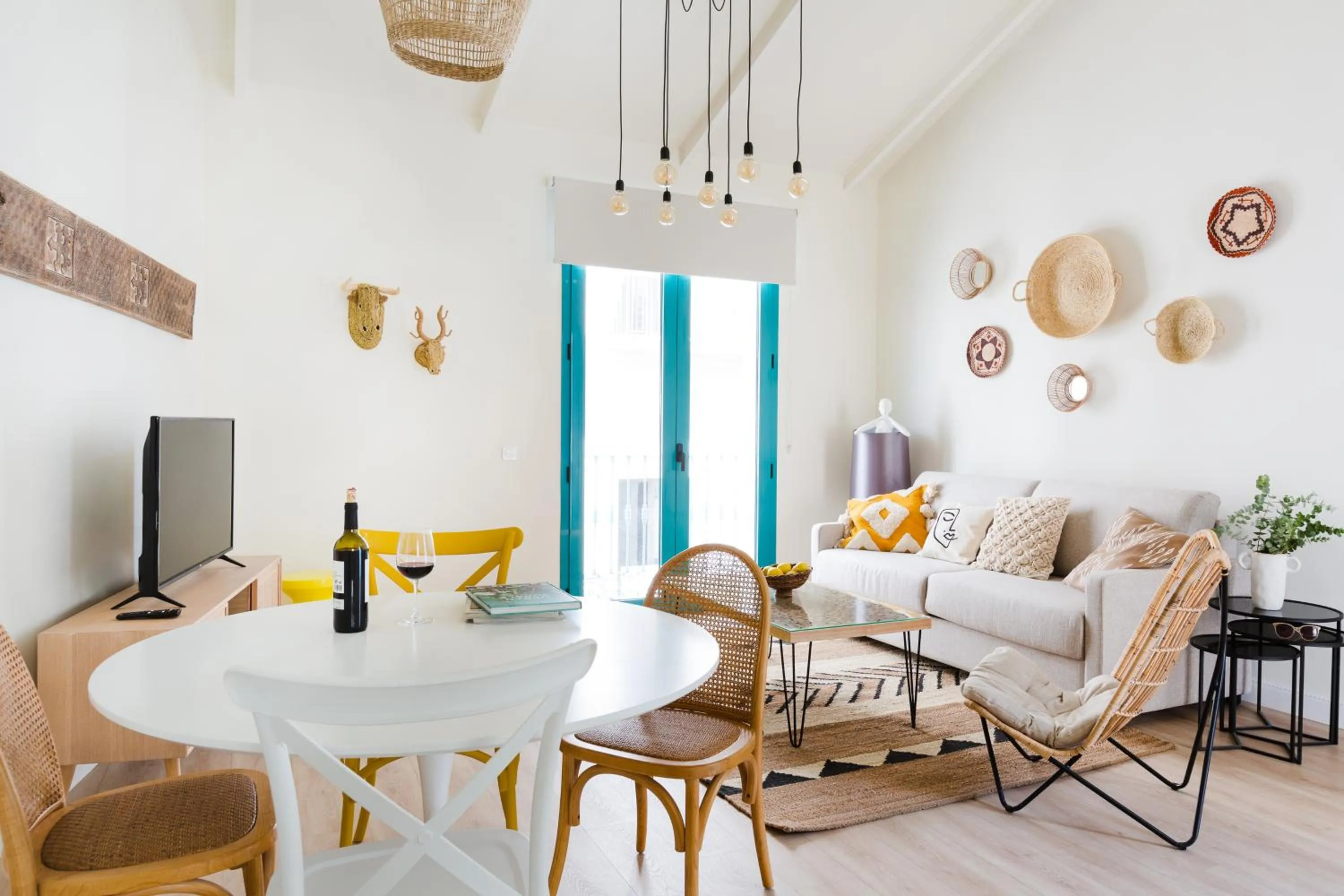 TV and multimedia in Atenea Malaga Apartments