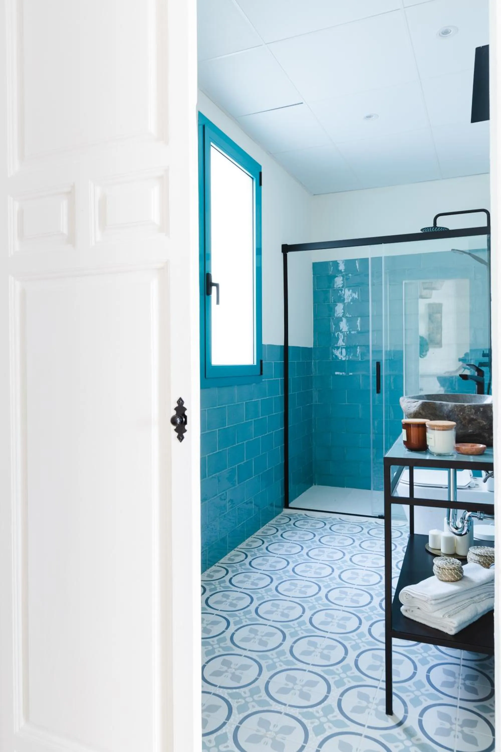 Shower in Atenea Malaga Apartments