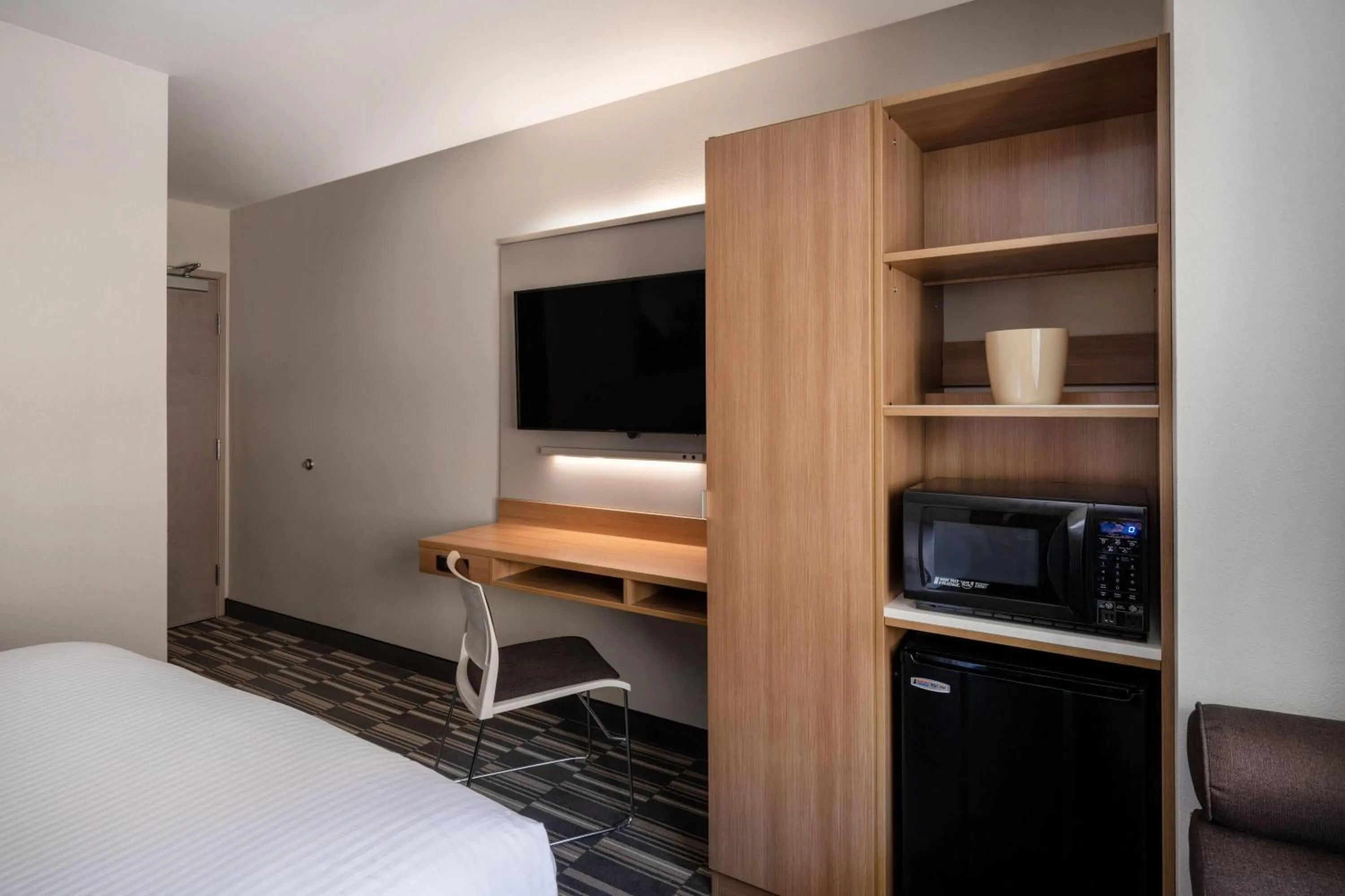 Photo of the whole room, Bed in Microtel Inn & Suites by Wyndham Georgetown Lake