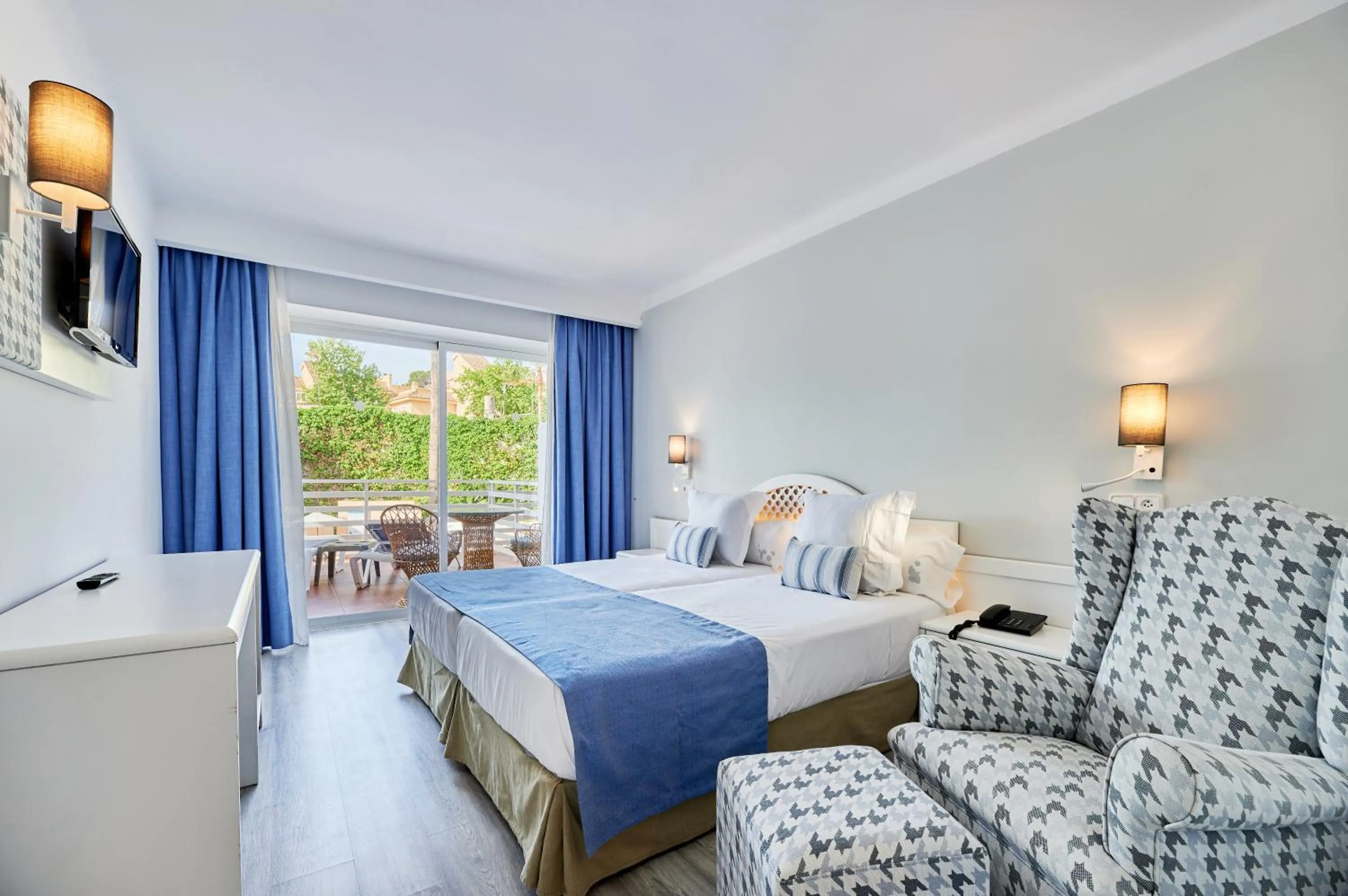 Bedroom, Bed in Oberoy - Adults Only