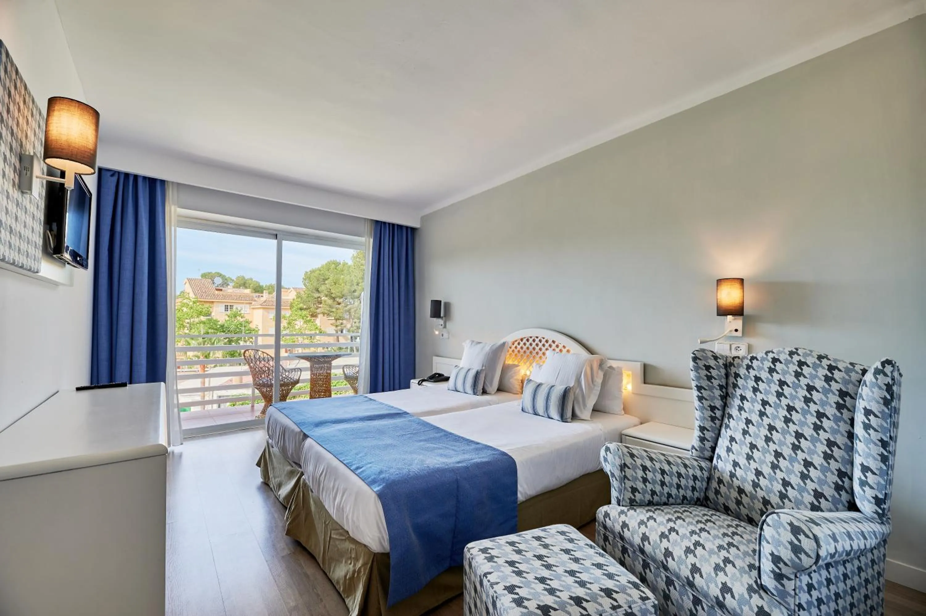 Bedroom, Bed in Oberoy - Adults Only