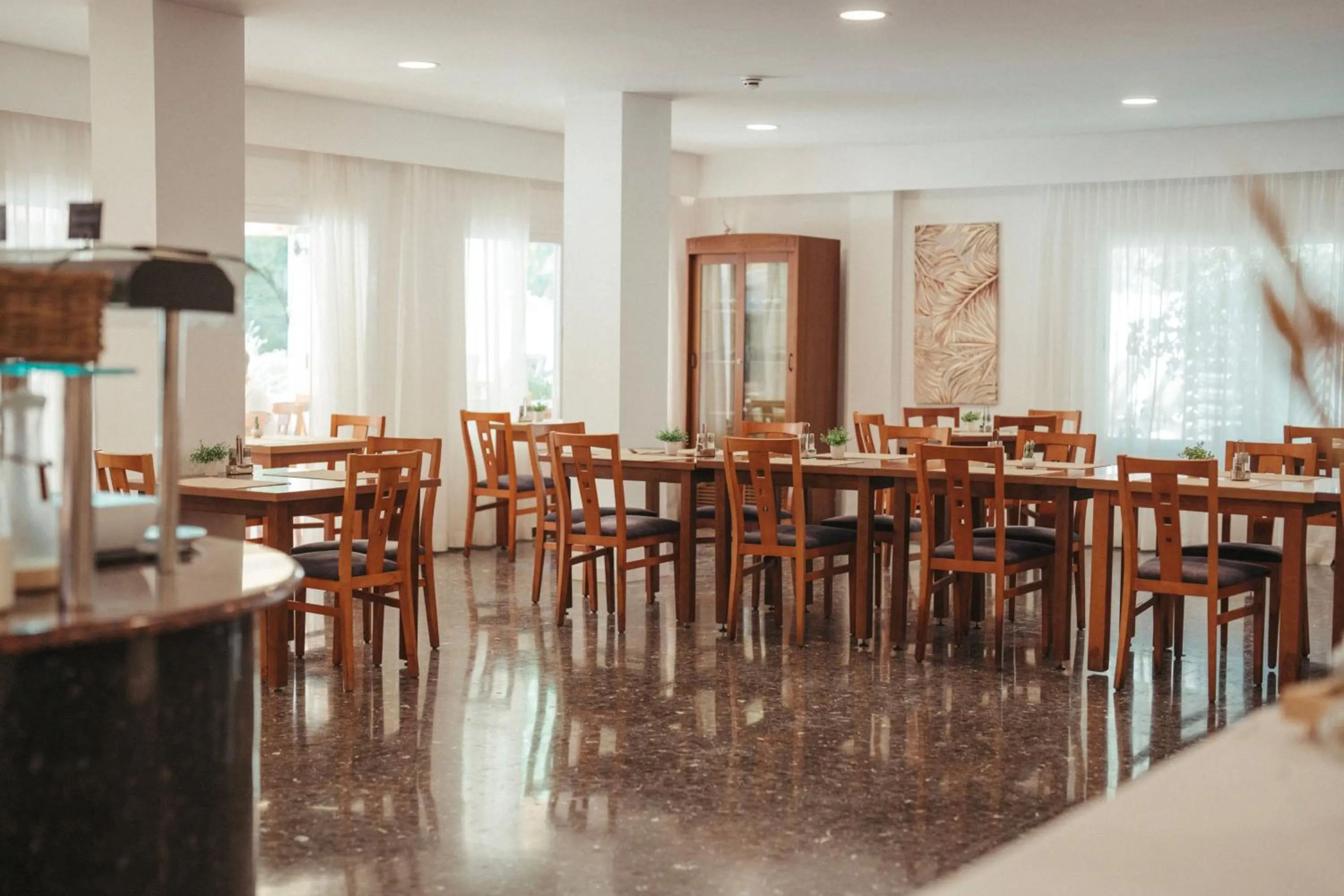 Restaurant/places to eat in ROC Oberoy - Adults Only