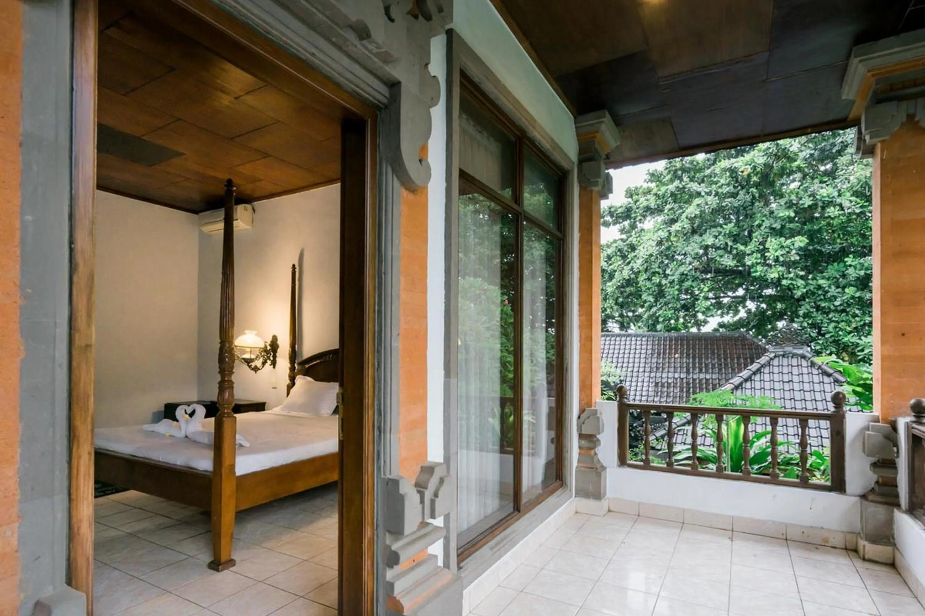 Balcony/Terrace, Bed in Urbanview Hotel Ananda Beach Sanur