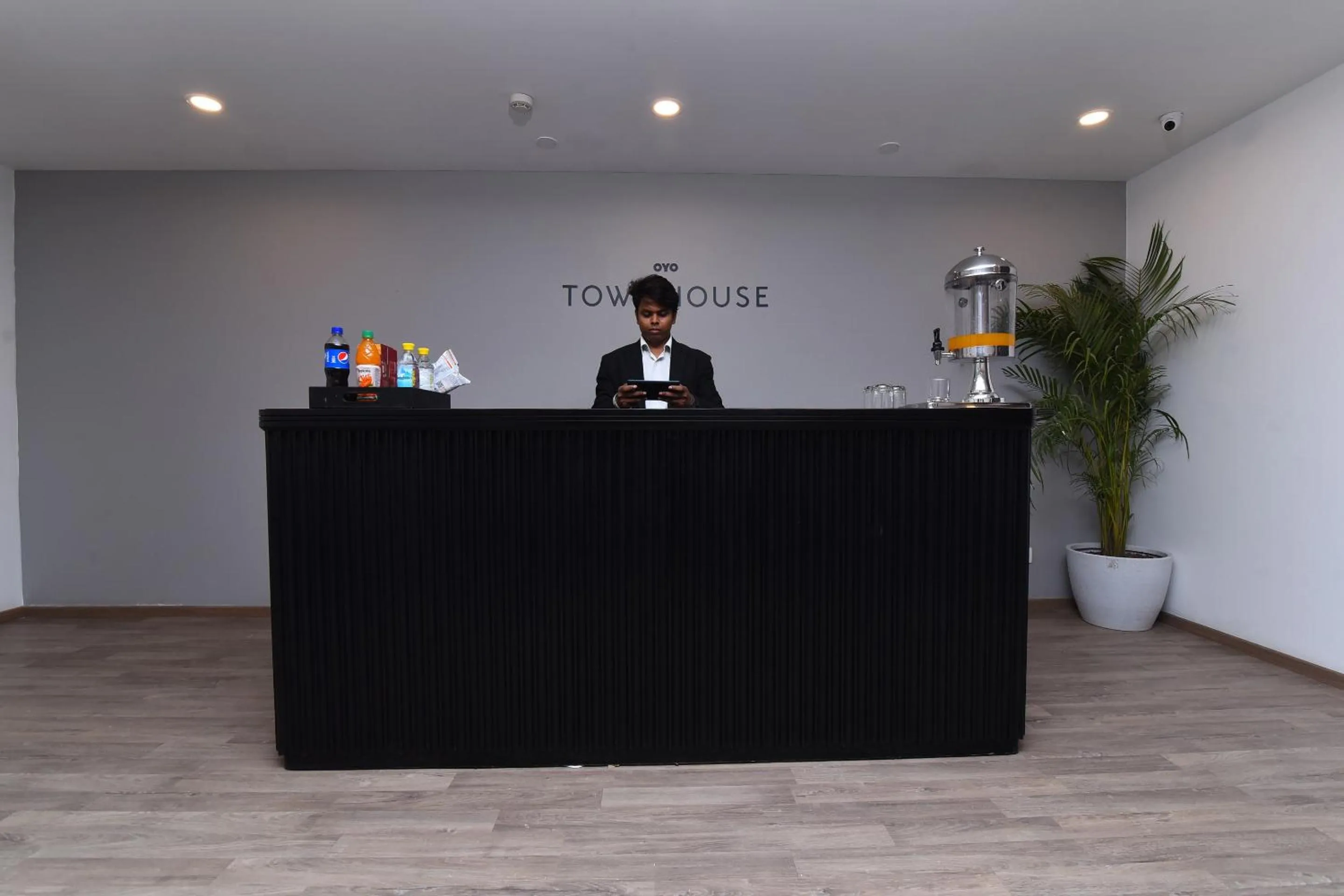 Lobby or reception in Townhouse Rudra Inn Near Chhatarpur Metro Station